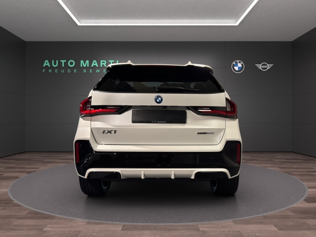 BMW iX1 eDrive 20 M Sport Pro-showroom-element-2