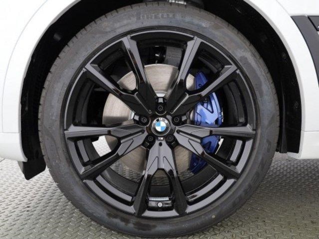 BMW X7 M60i-showroom-element-3