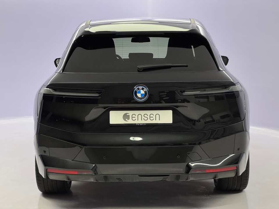 iX I20 xDrive40