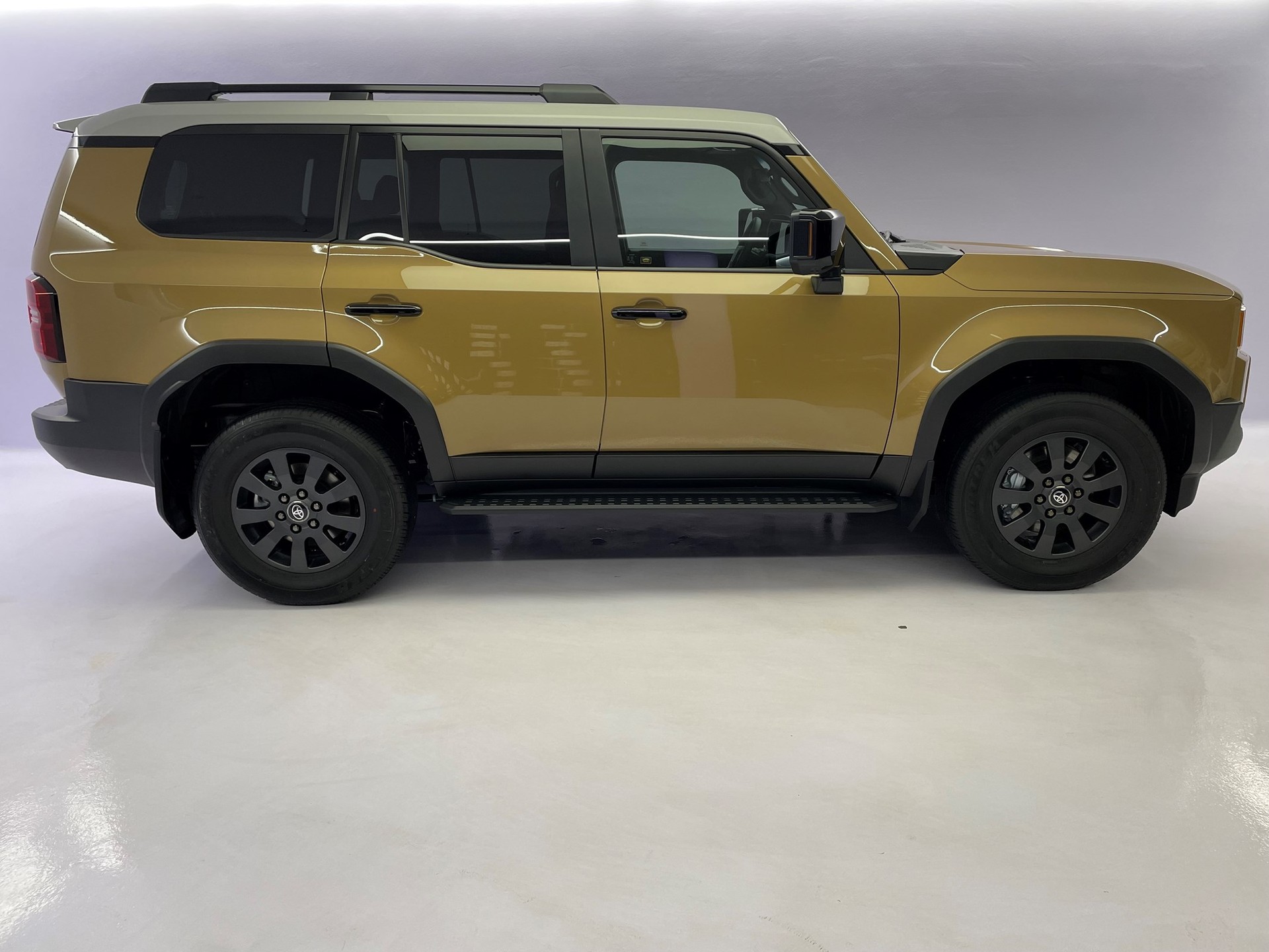 TOYOTA Land Cruiser 2.8 D 230 First Edition AWD-showroom-element-2
