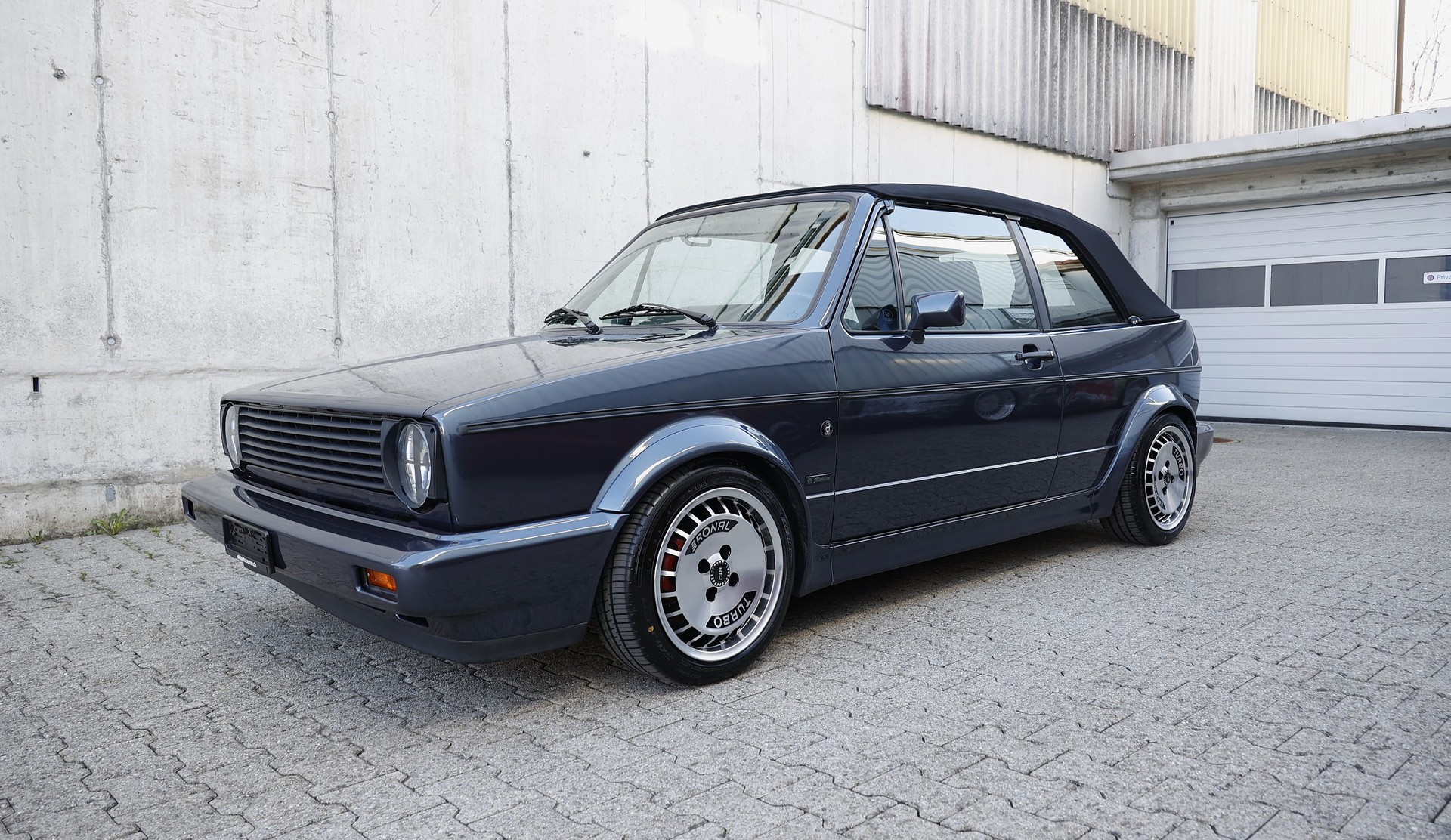 VW Golf Cabriolet 1800 (GL)-showroom-element-1
