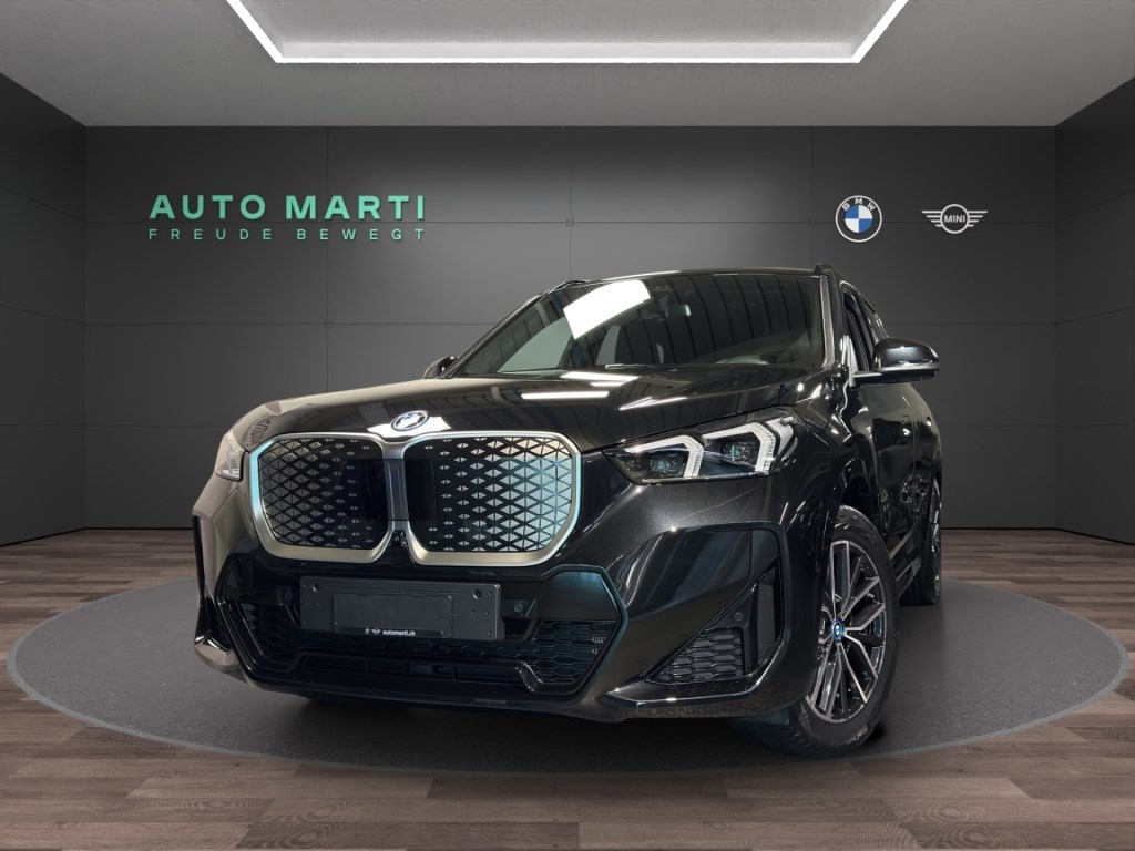 BMW iX1 xDrive 30 M Sport