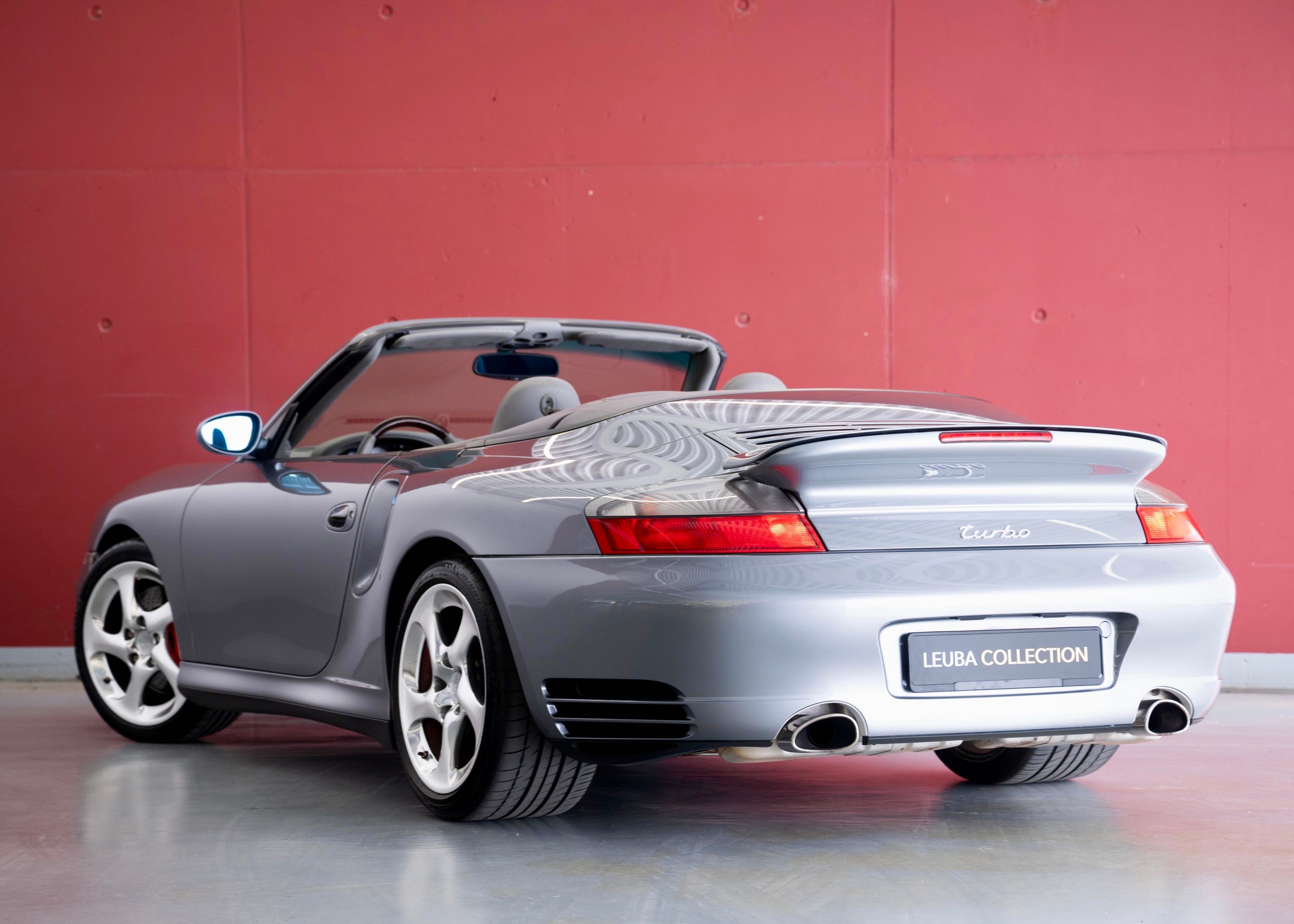 Image PORSCHE 911 911 Turbo Cabrio Exclusive Manufaktur (2nd hand Swiss car)