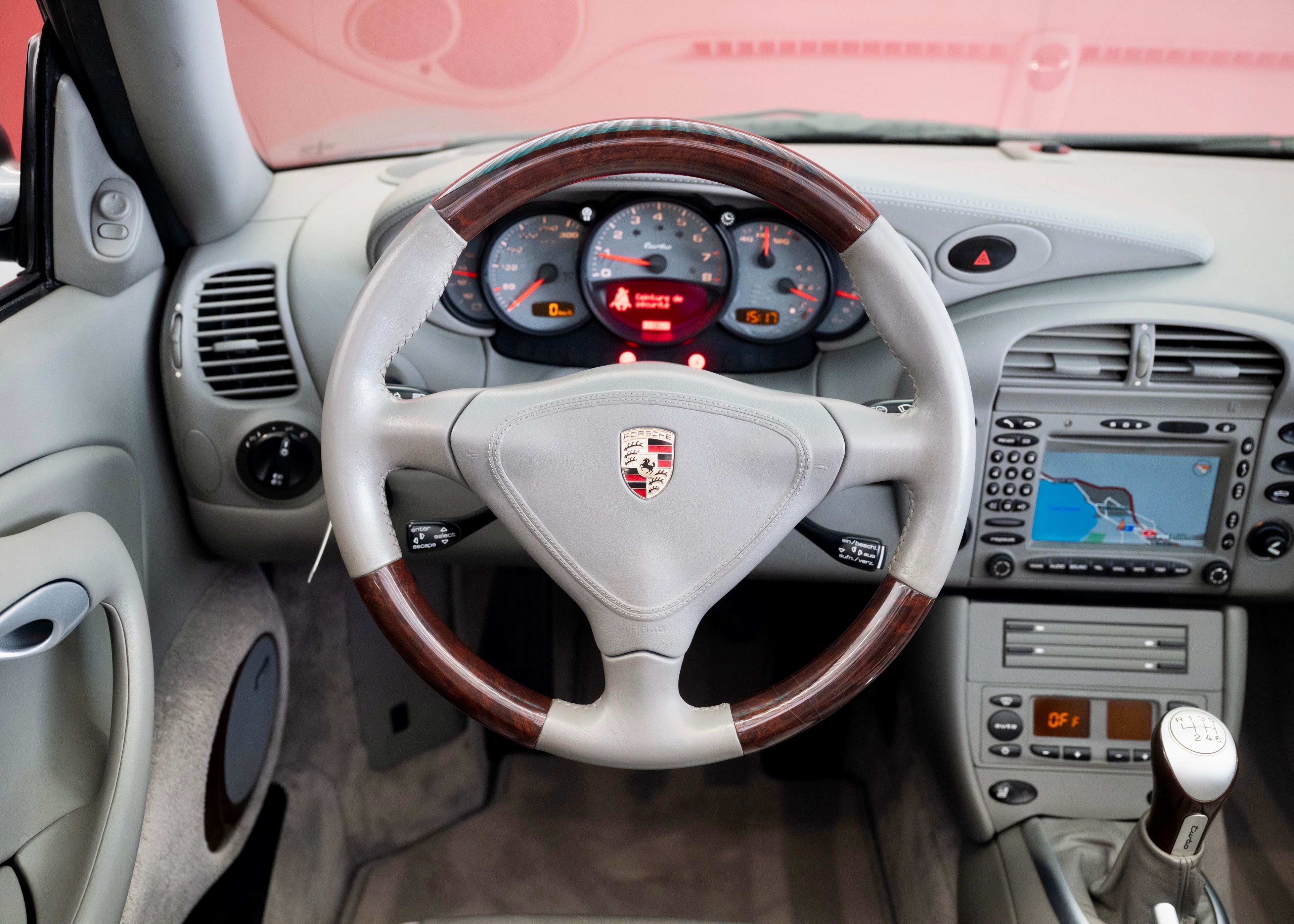 Image PORSCHE 911 911 Turbo Cabrio Exclusive Manufaktur (2nd hand Swiss car)