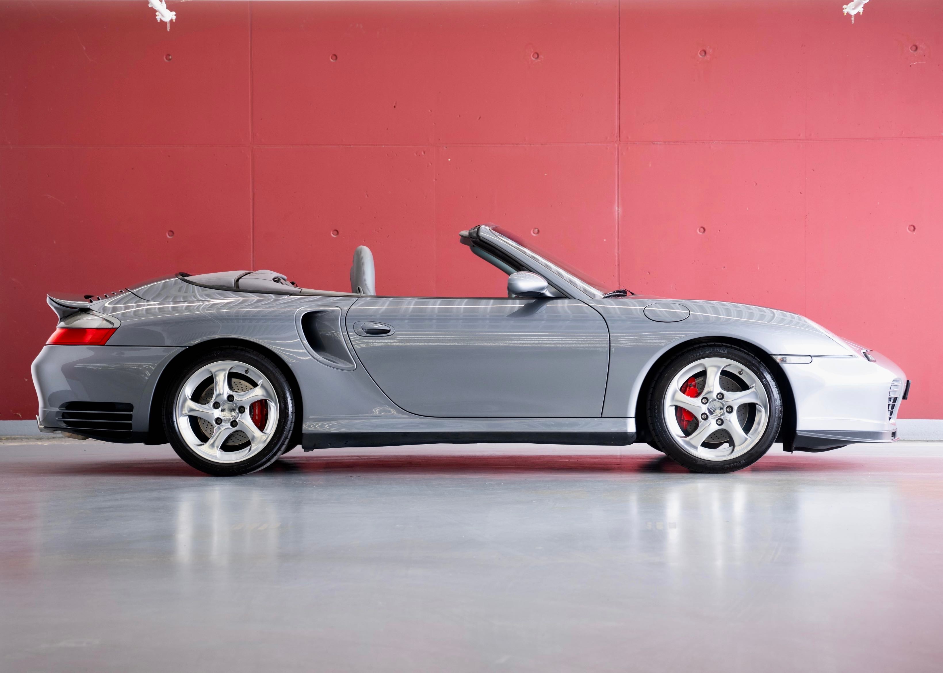 Image PORSCHE 911 911 Turbo Cabrio Exclusive Manufaktur (2nd hand Swiss car)