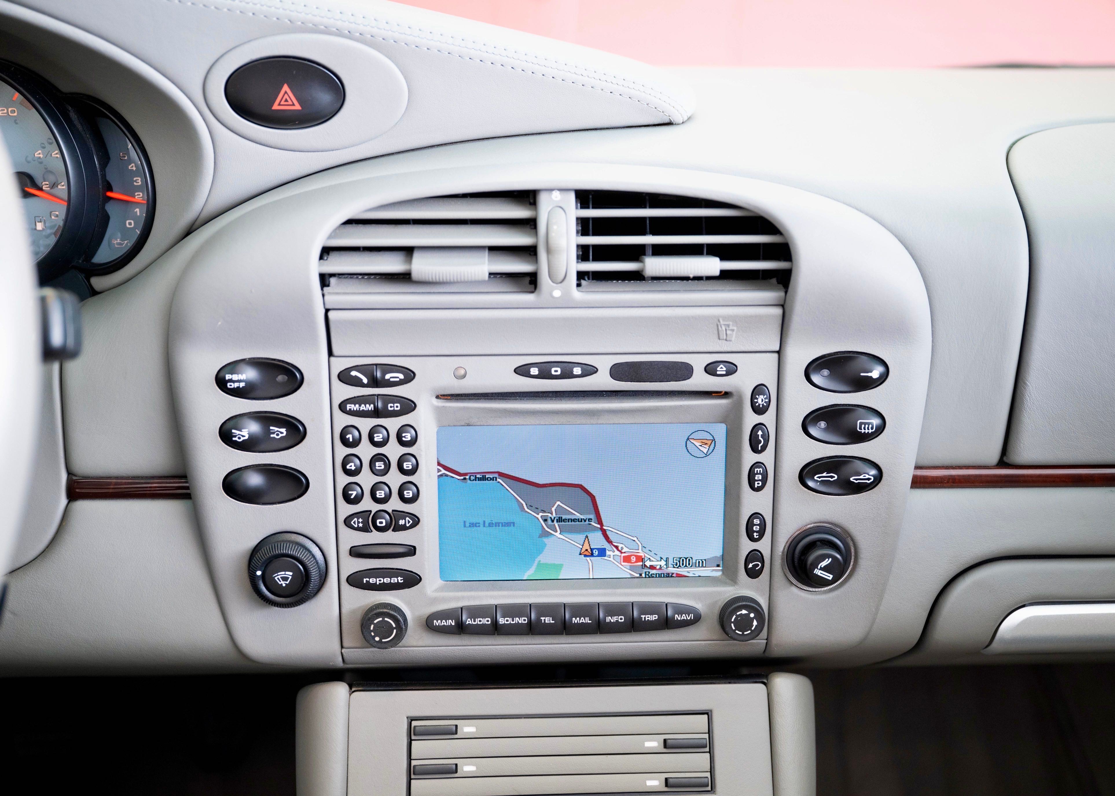 Image PORSCHE 911 911 Turbo Cabrio Exclusive Manufaktur (2nd hand Swiss car)