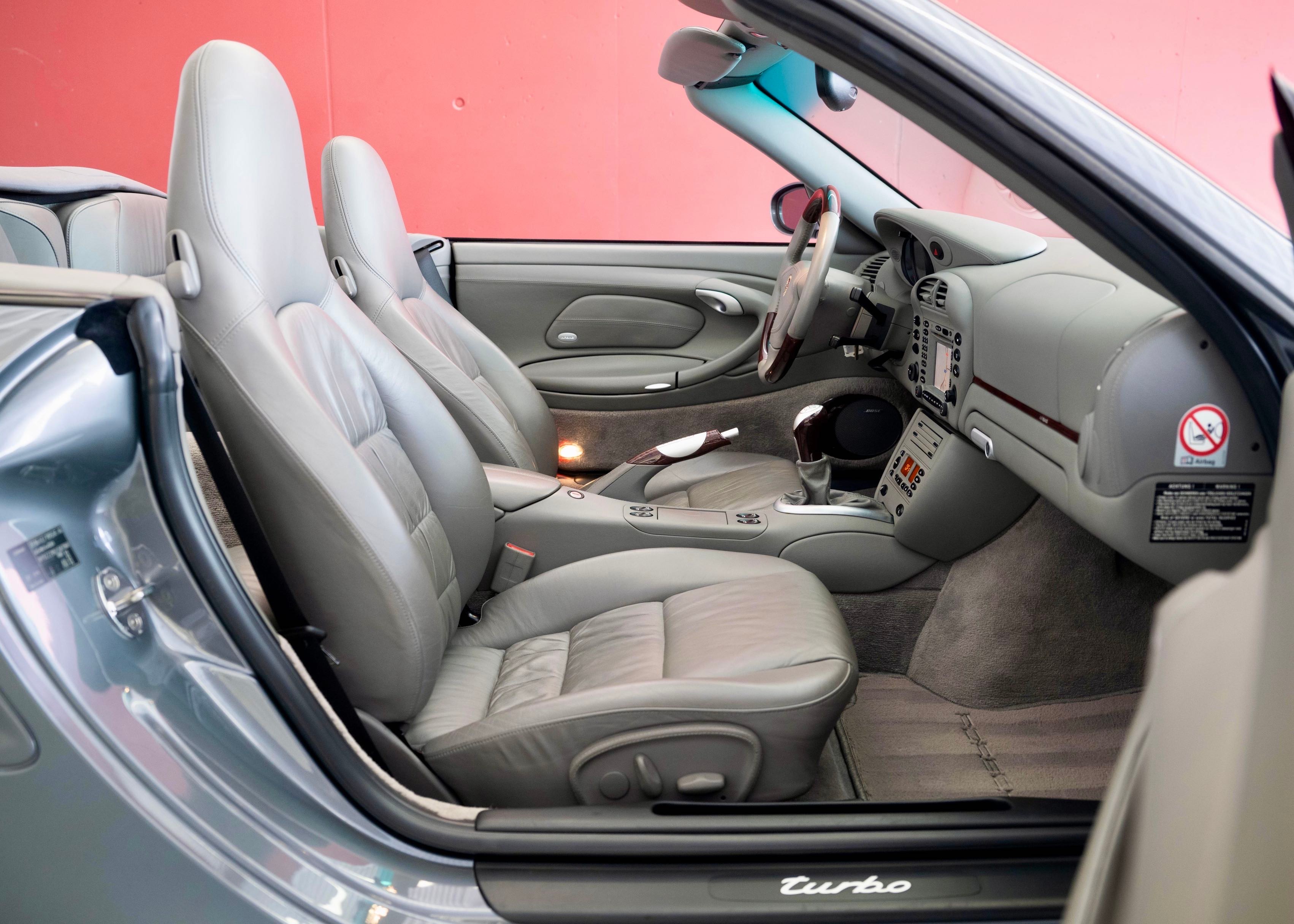 Image PORSCHE 911 911 Turbo Cabrio Exclusive Manufaktur (2nd hand Swiss car)