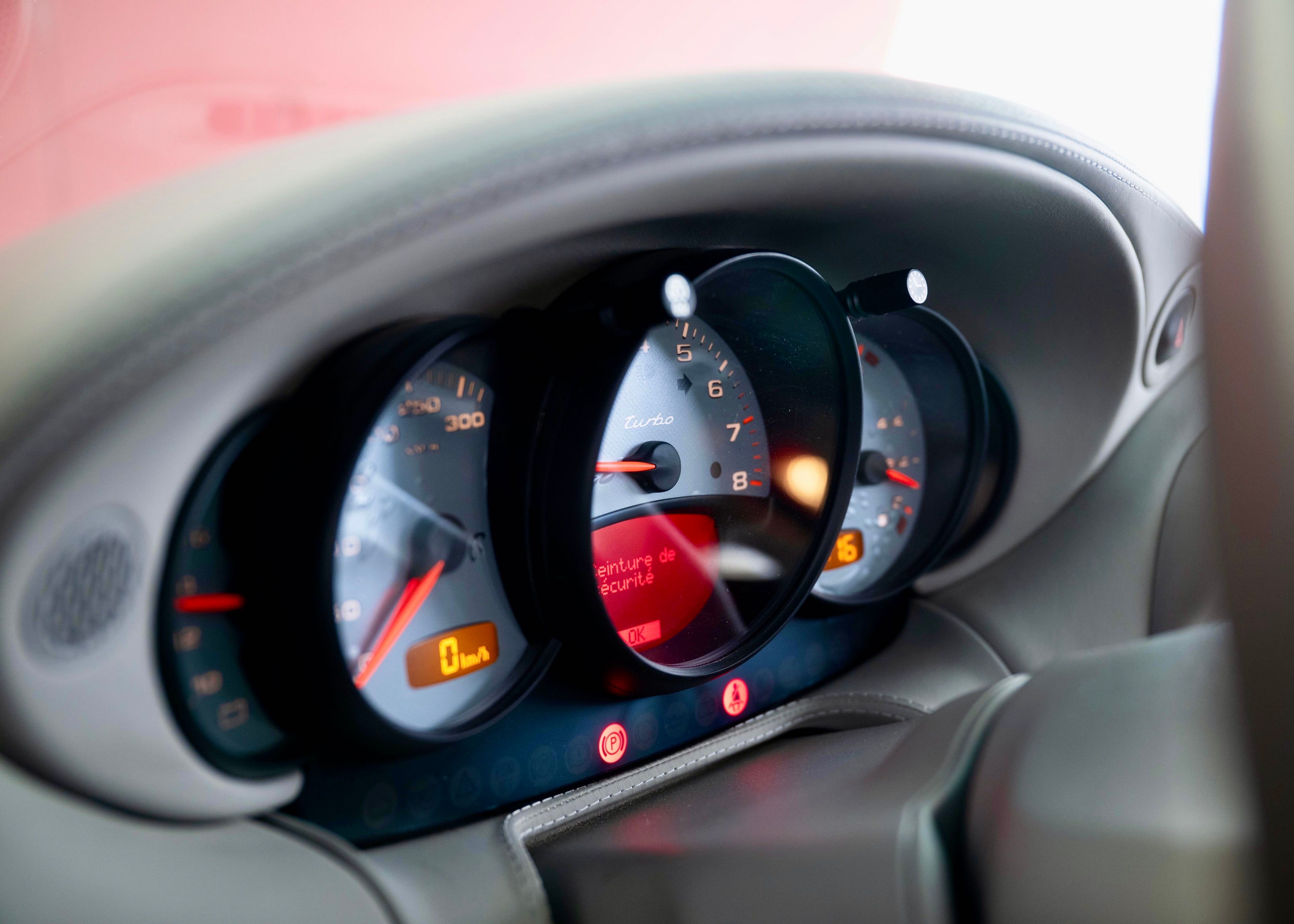 Image PORSCHE 911 911 Turbo Cabrio Exclusive Manufaktur (2nd hand Swiss car)