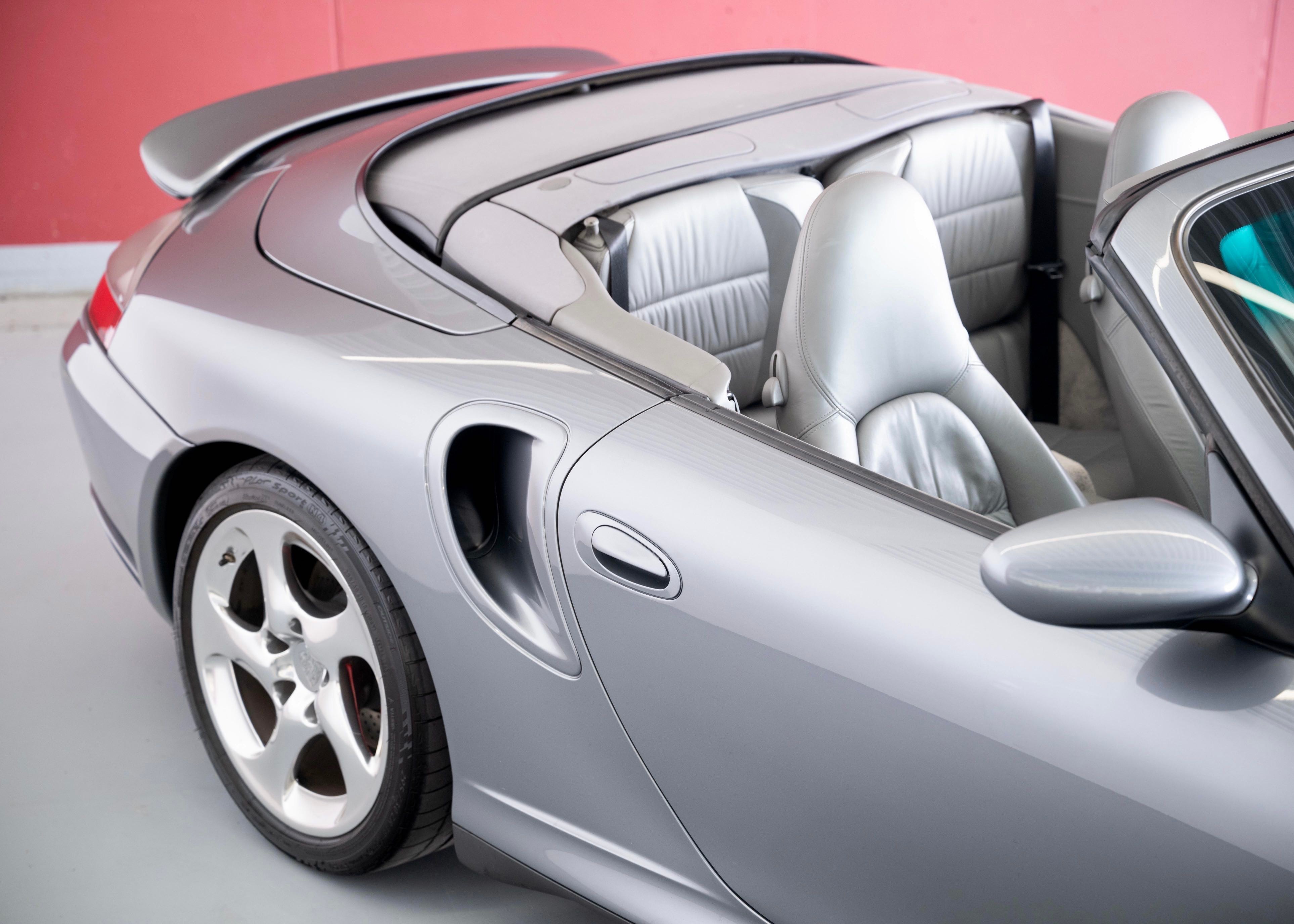 Image PORSCHE 911 911 Turbo Cabrio Exclusive Manufaktur (2nd hand Swiss car)