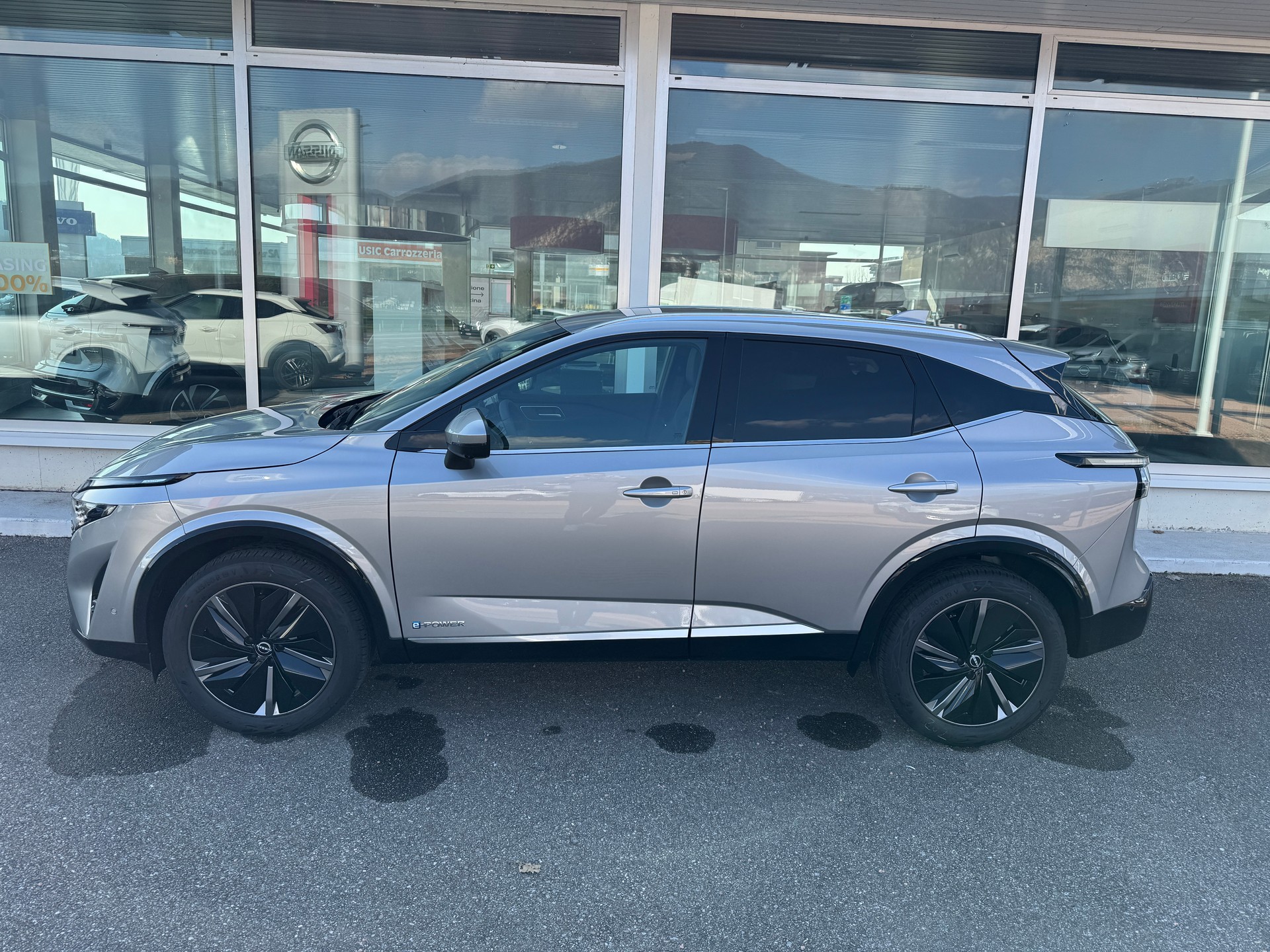 NISSAN Qashqai 1.5 VC-T e-Power Tekna-showroom-element-1