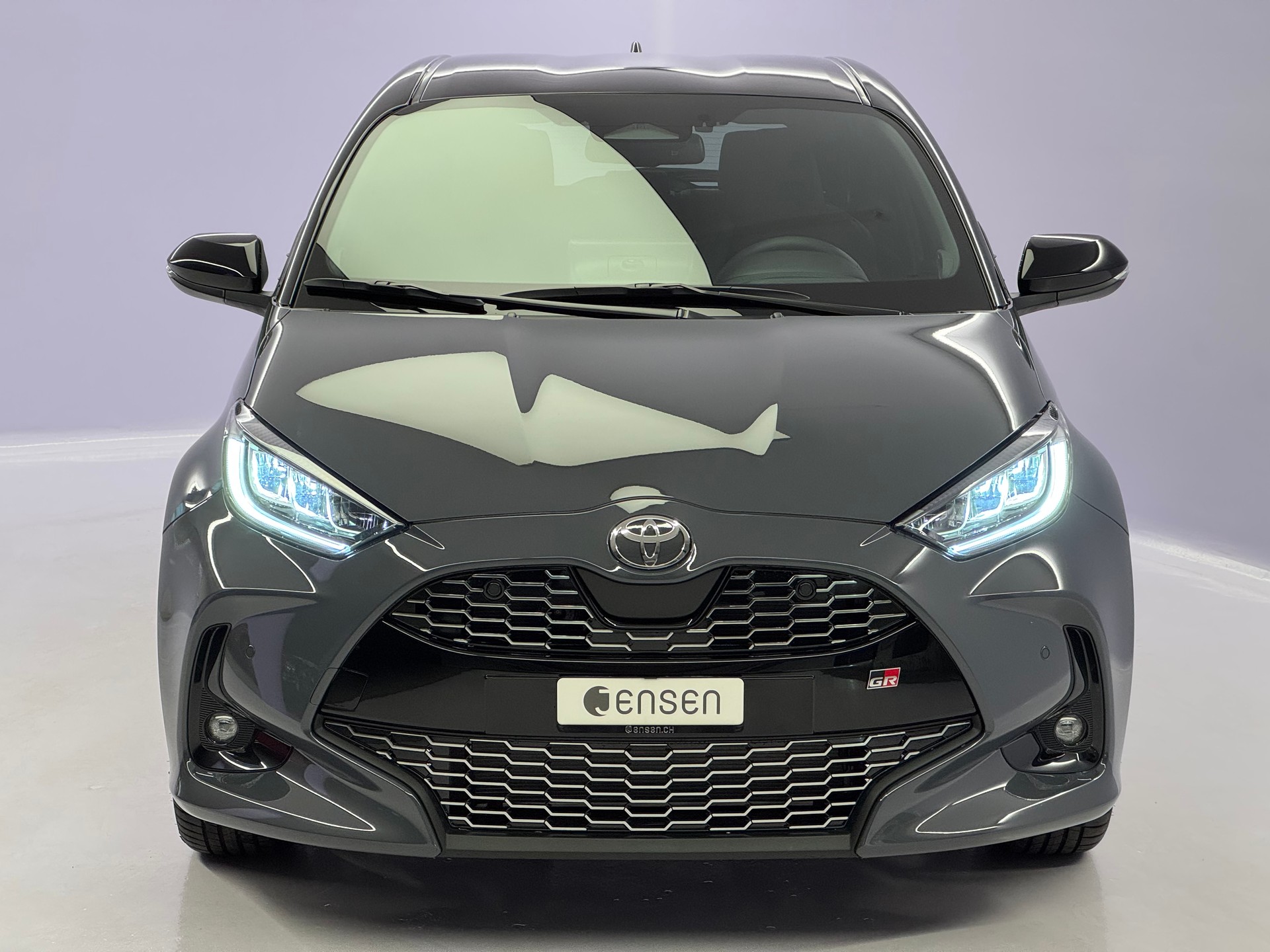 TOYOTA Yaris Hybrid 1.5 GR Sport-showroom-element-1