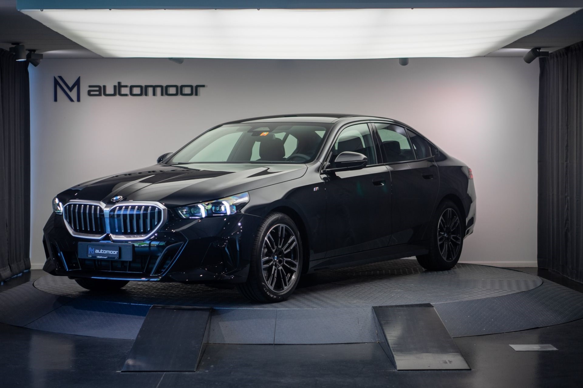 BMW 520 d xDrive 48V M Sport *Vorführwagen* *CH-Fahrzeug* *Panoramadach*