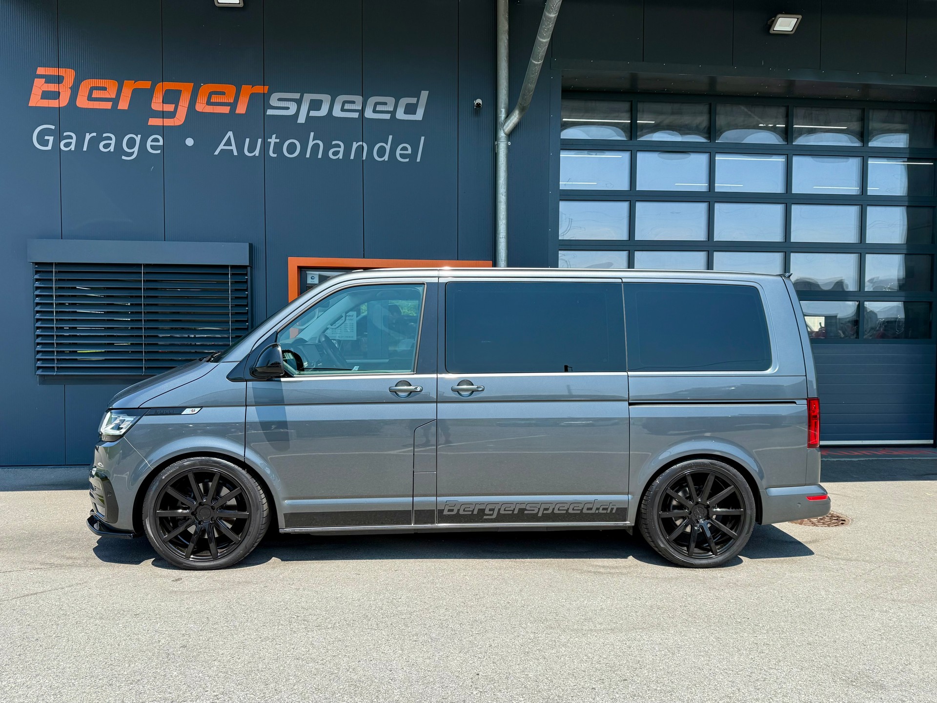 VW T6.1 Multivan 2.0 Bi-TDI Highline 4Motion DSG-image-1