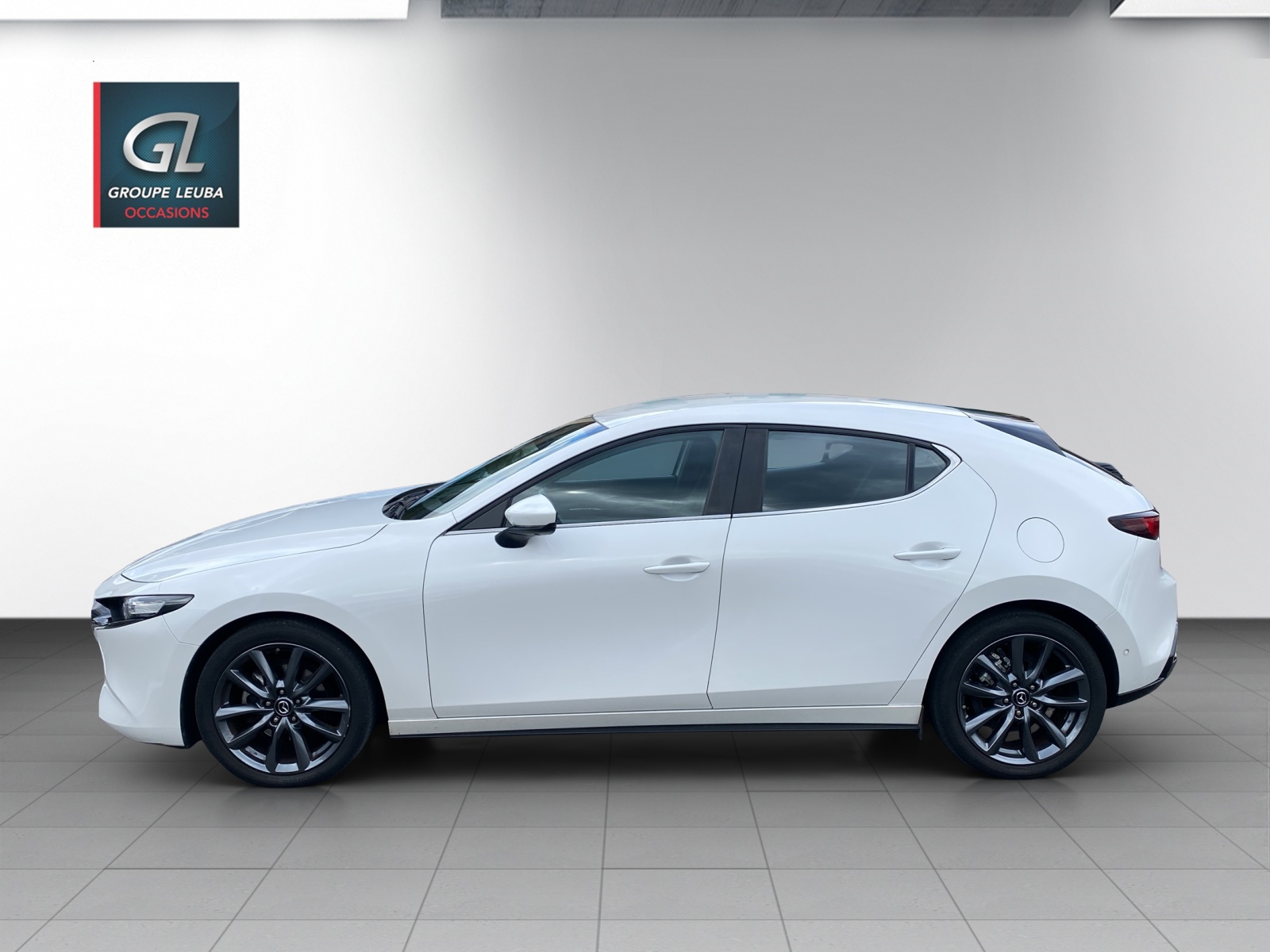 MAZDA 3 HB G MHD 122 Ambition Pack-showroom-element-2