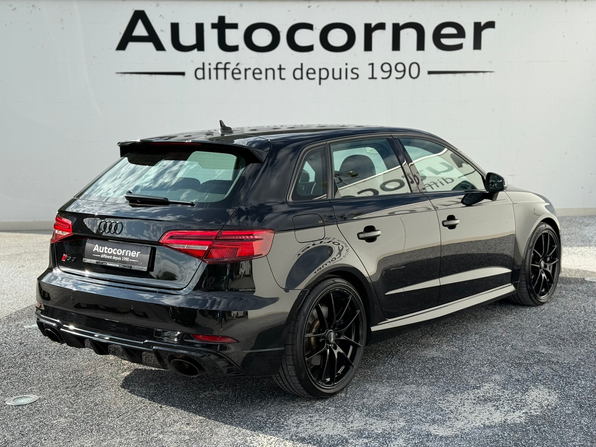 AUDI RS3 Sportback 2.5 TSI quattro-showroom-element-1