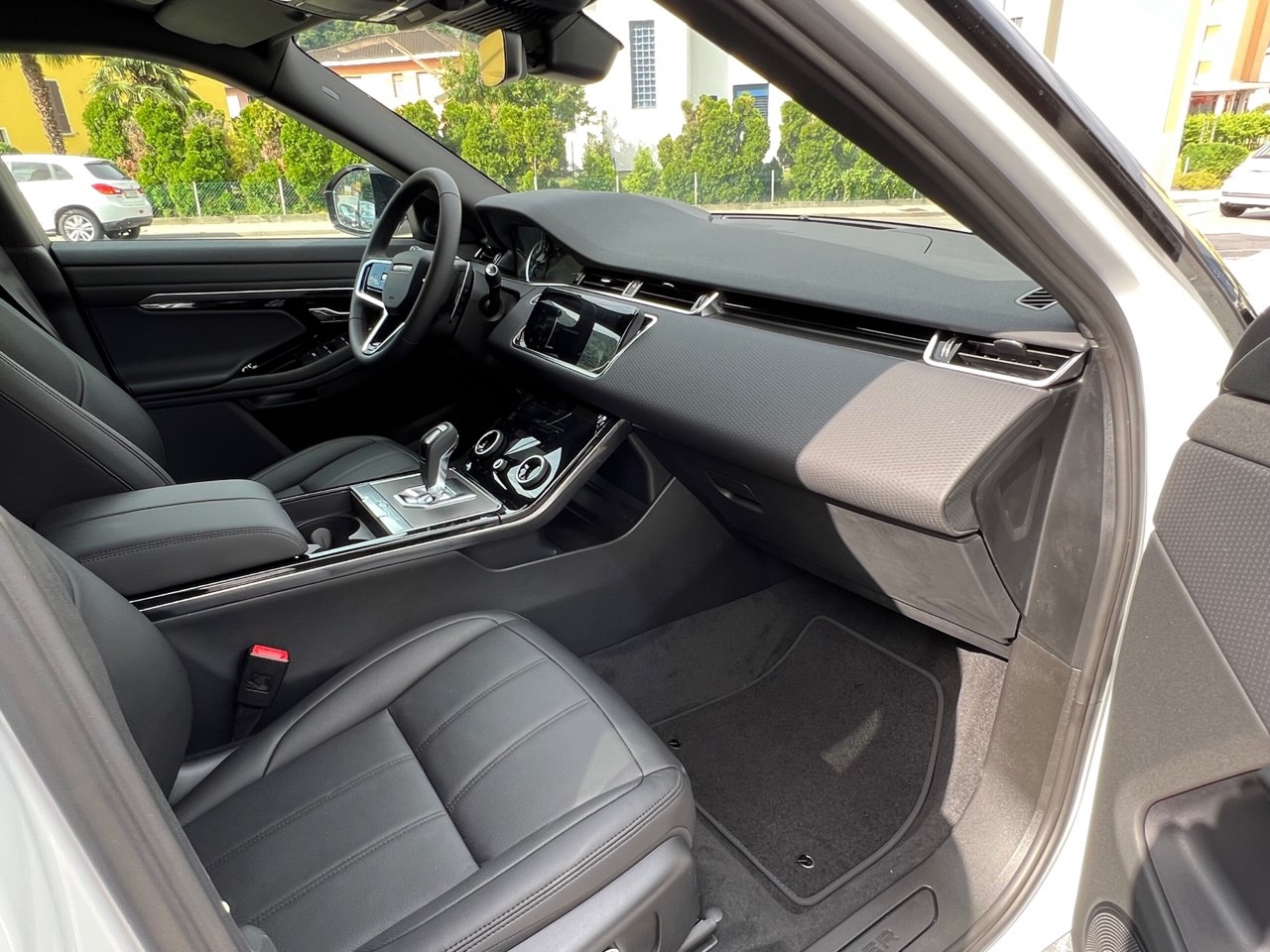 LAND ROVER Range Rover Evoque D 165 MHEV S AT9-image-2
