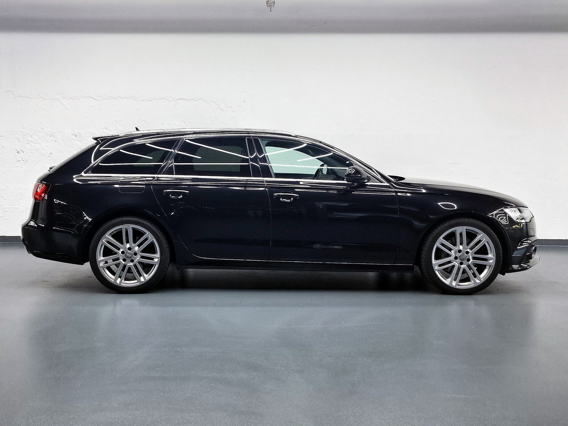 AUDI A6 Avant 3.0 V6 TDI 272 quattro S-Tr.-image-0