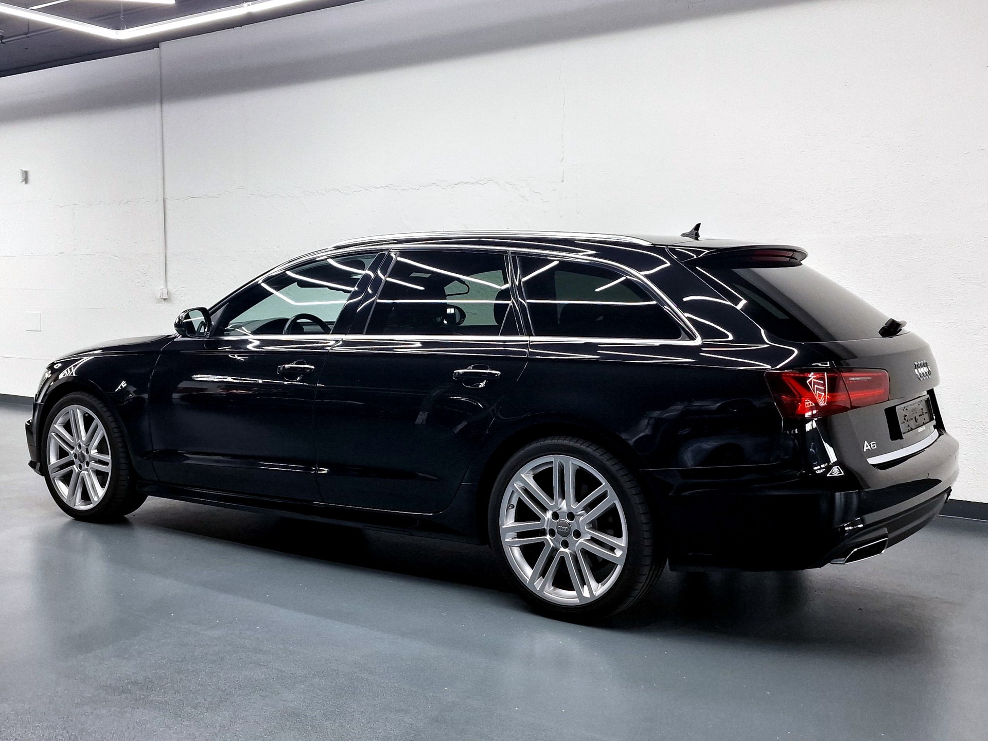 AUDI A6 Avant 3.0 V6 TDI 272 quattro S-Tr.-image-6