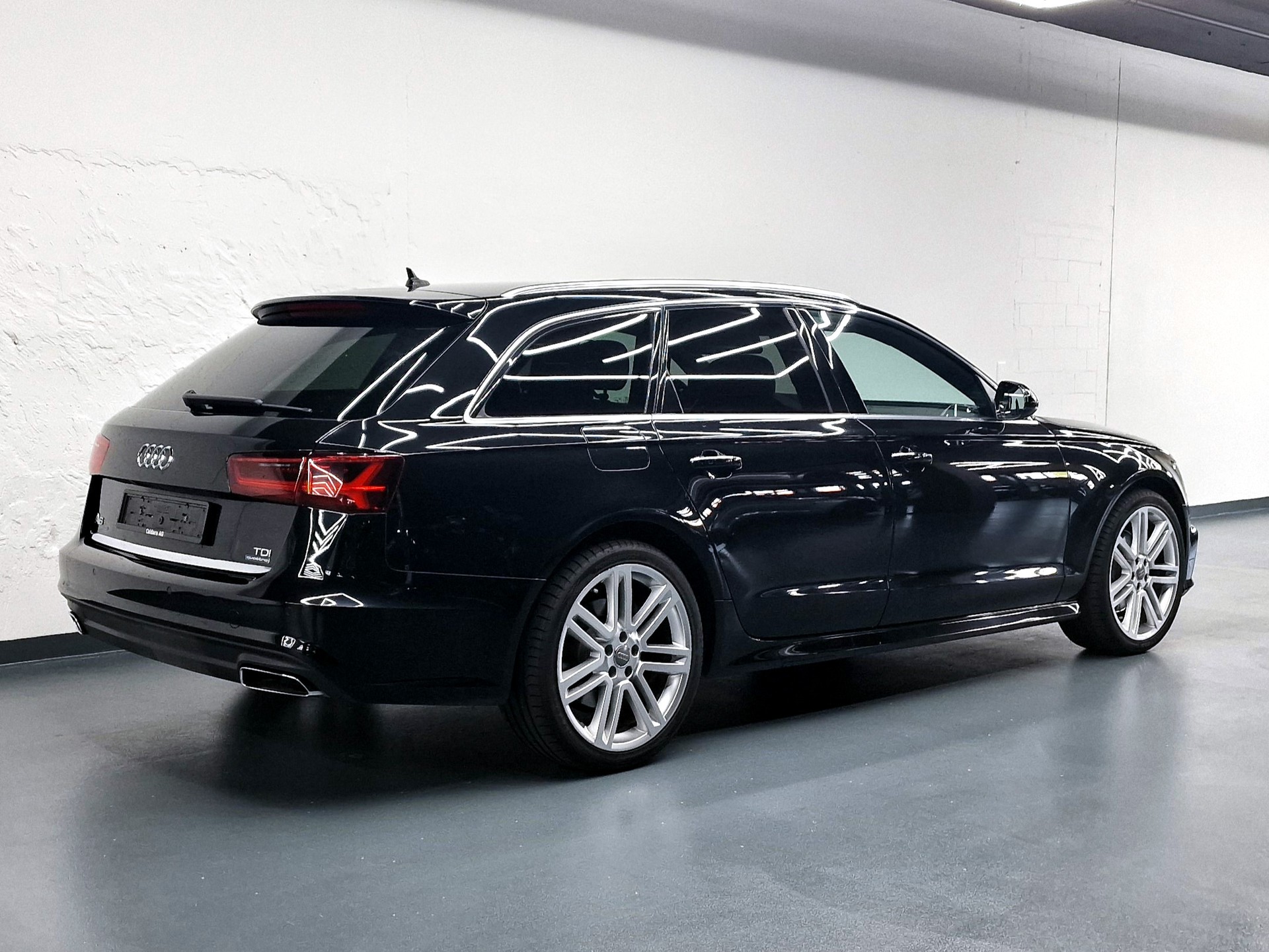 AUDI A6 Avant 3.0 V6 TDI 272 quattro S-Tr.-image-2