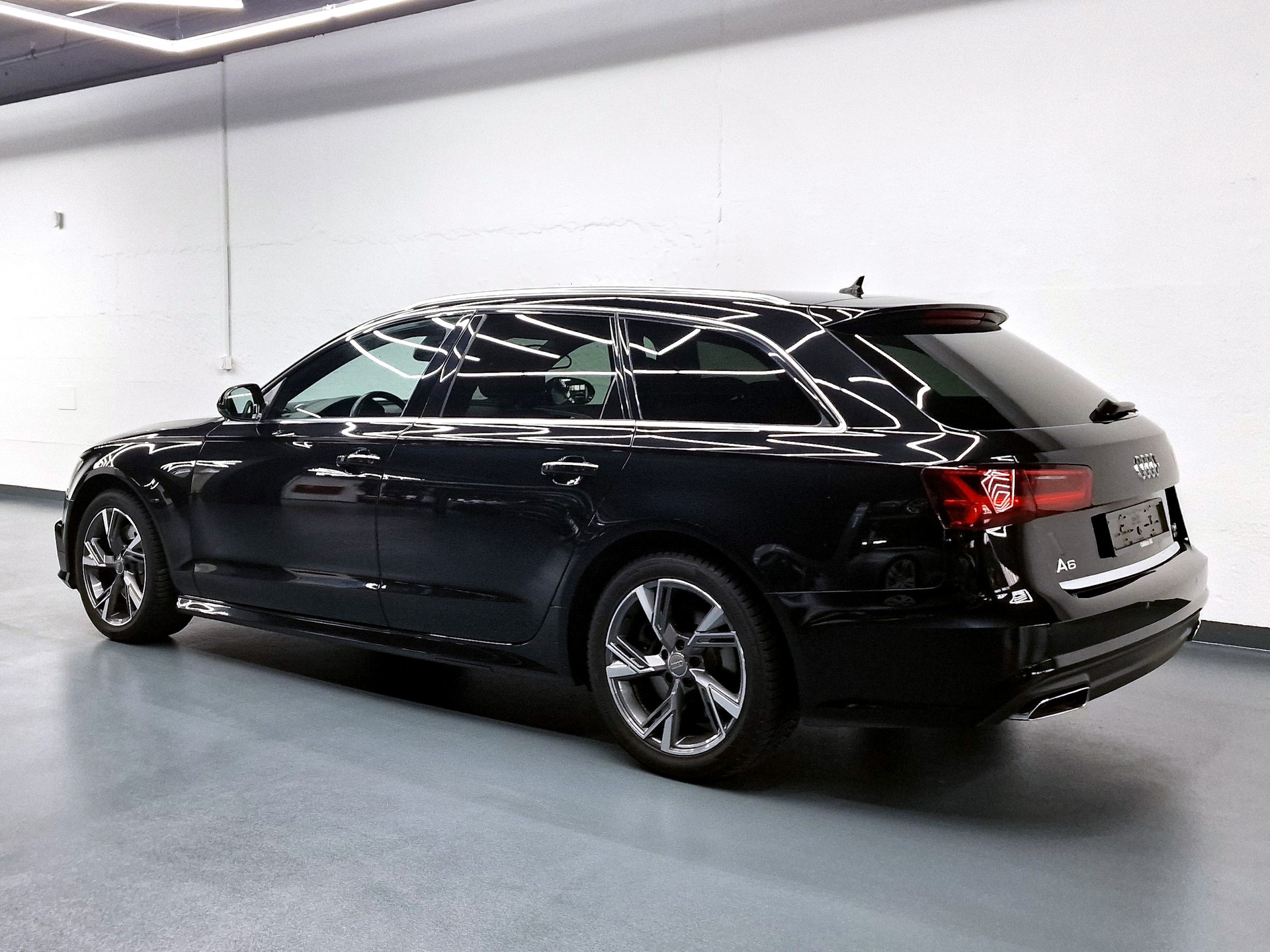 AUDI A6 Avant 3.0 V6 TDI 272 quattro S-Tr.-image-19