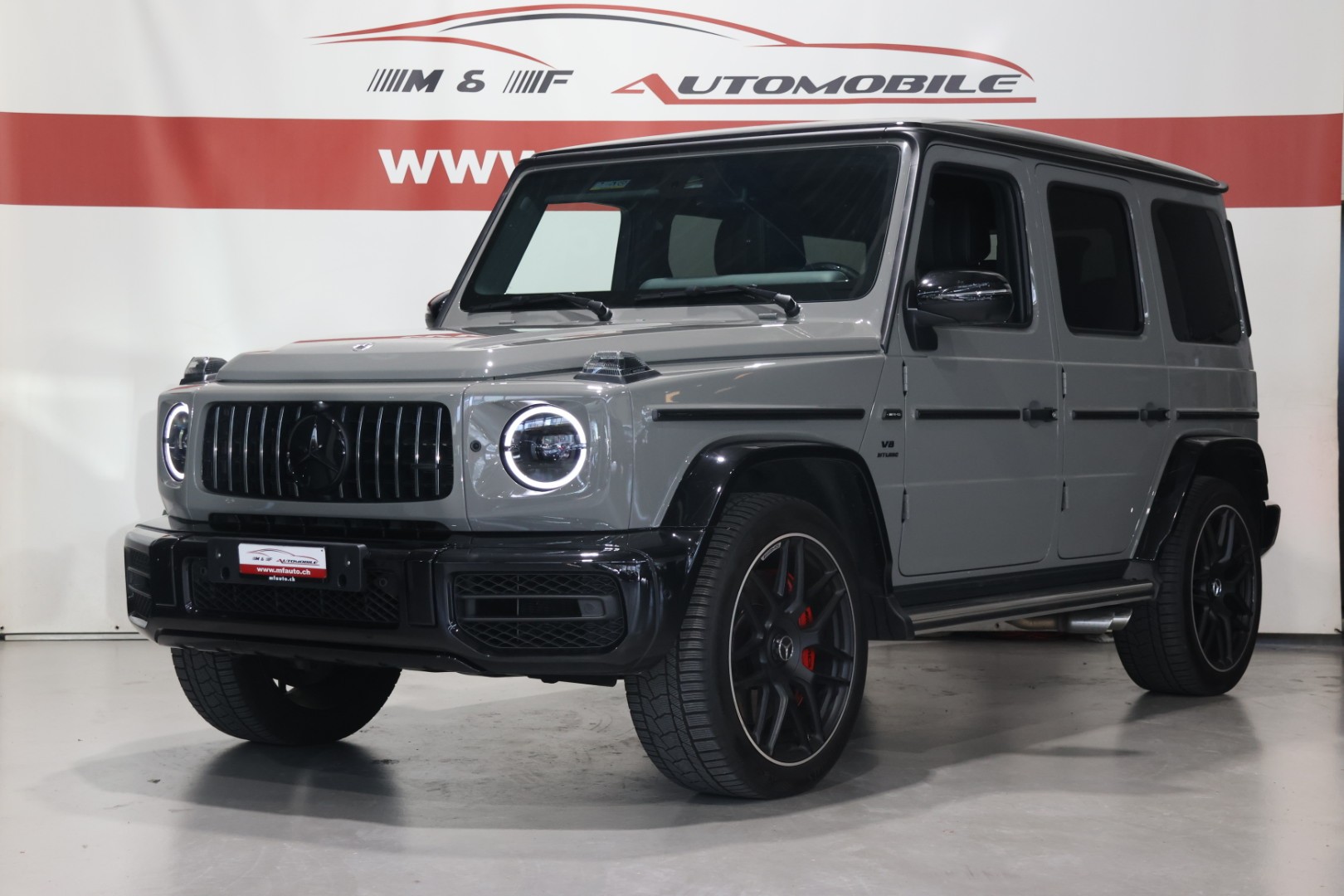 MERCEDES-BENZ G 63 AMG Sonderlackierung Manufaktur Uni-showroom-element-1