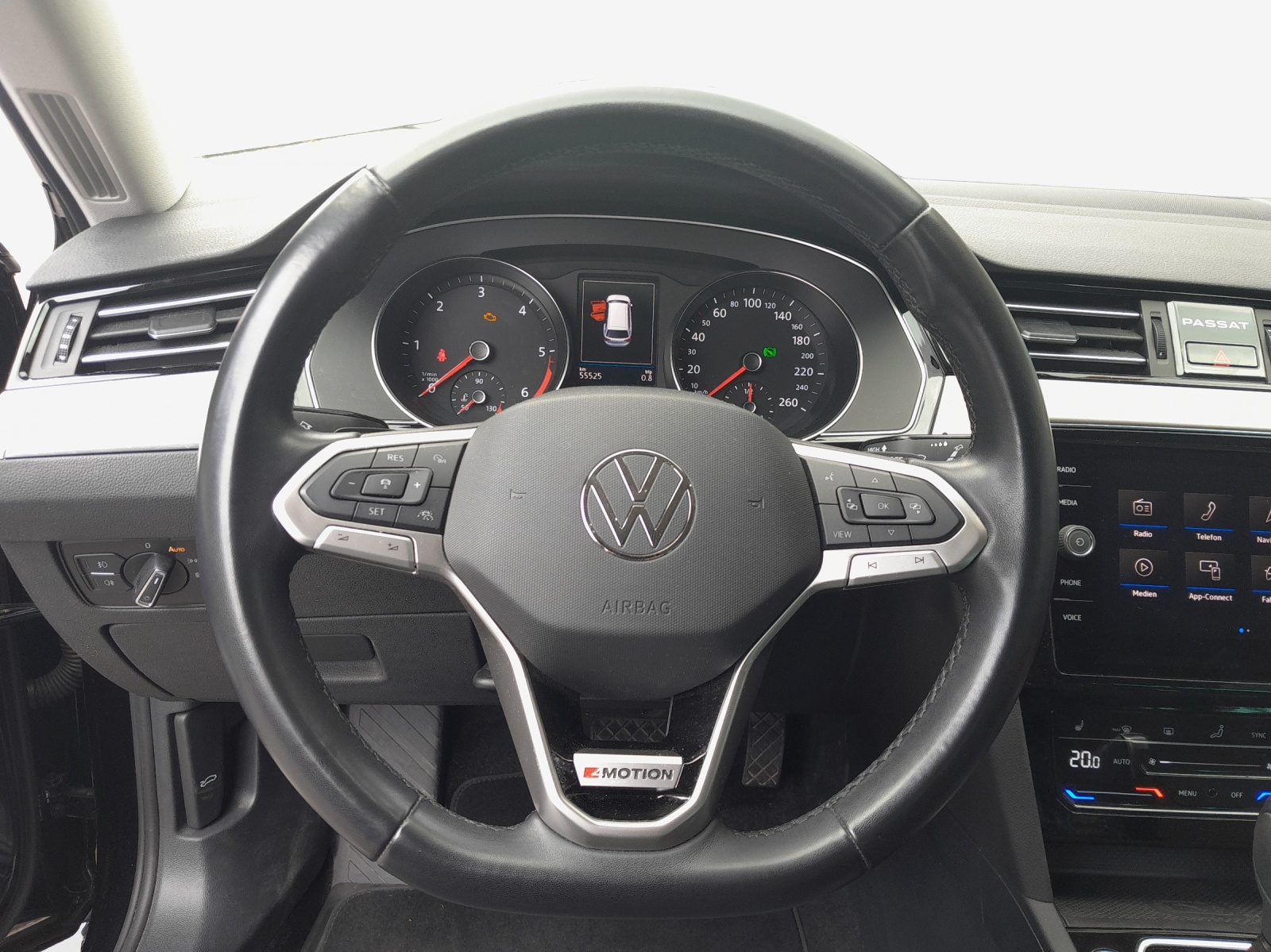 VW Passat 2.0 TDI BMT Elegance 4Motion DSG-image-9