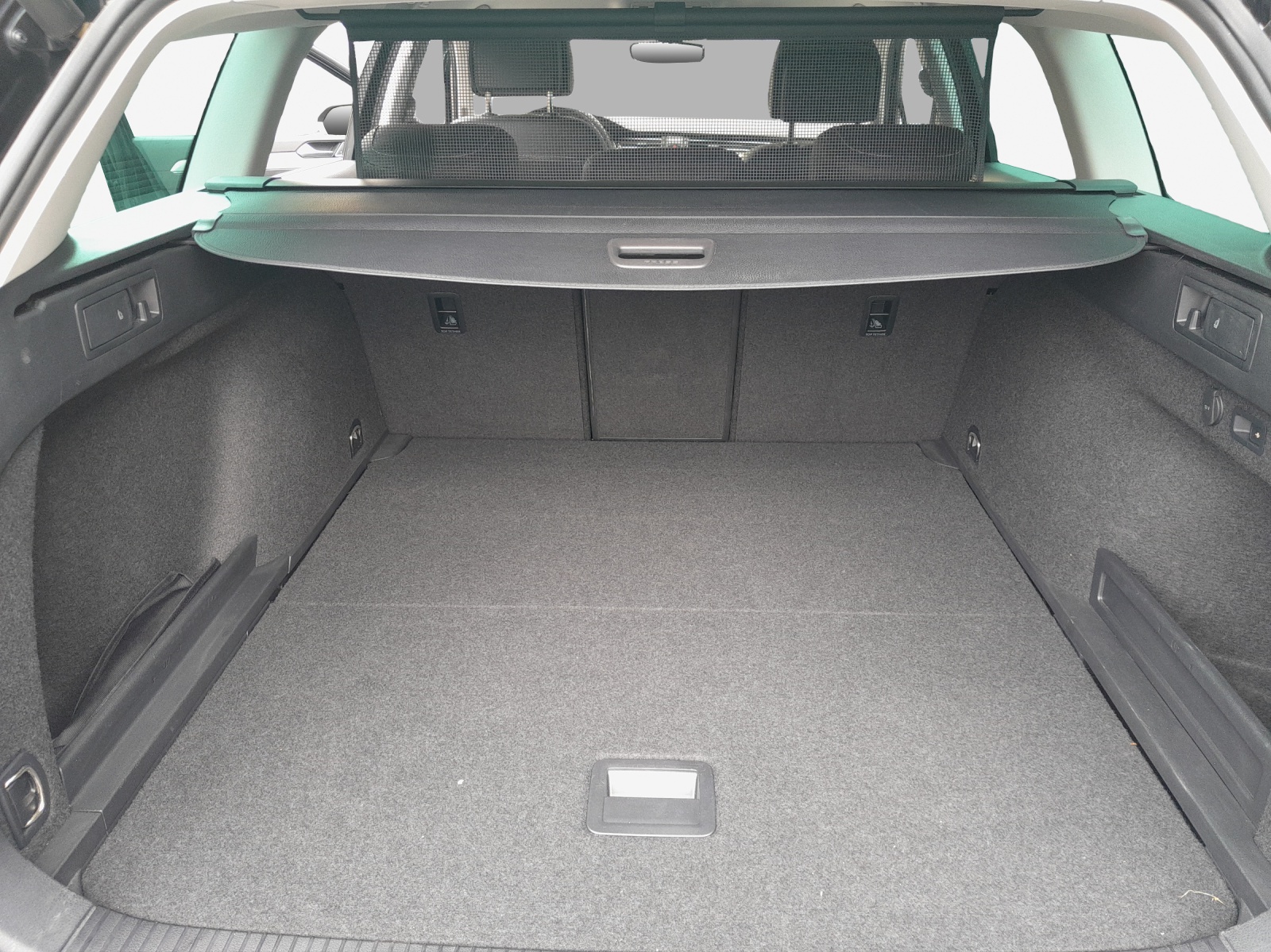 VW Passat 2.0 TDI BMT Elegance 4Motion DSG-image-12