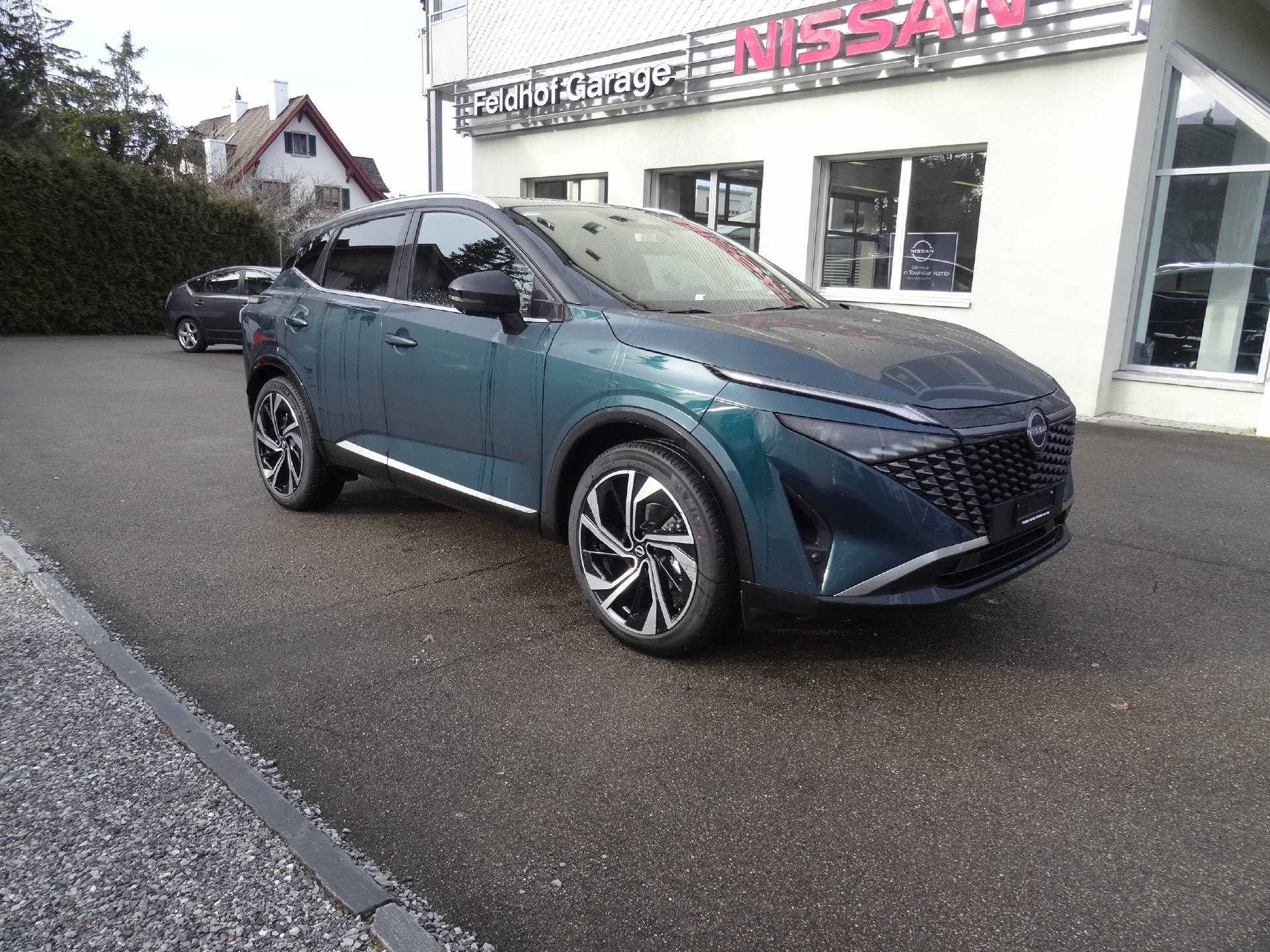NISSAN Qashqai 1.3 (SUV / Gelndewagen)