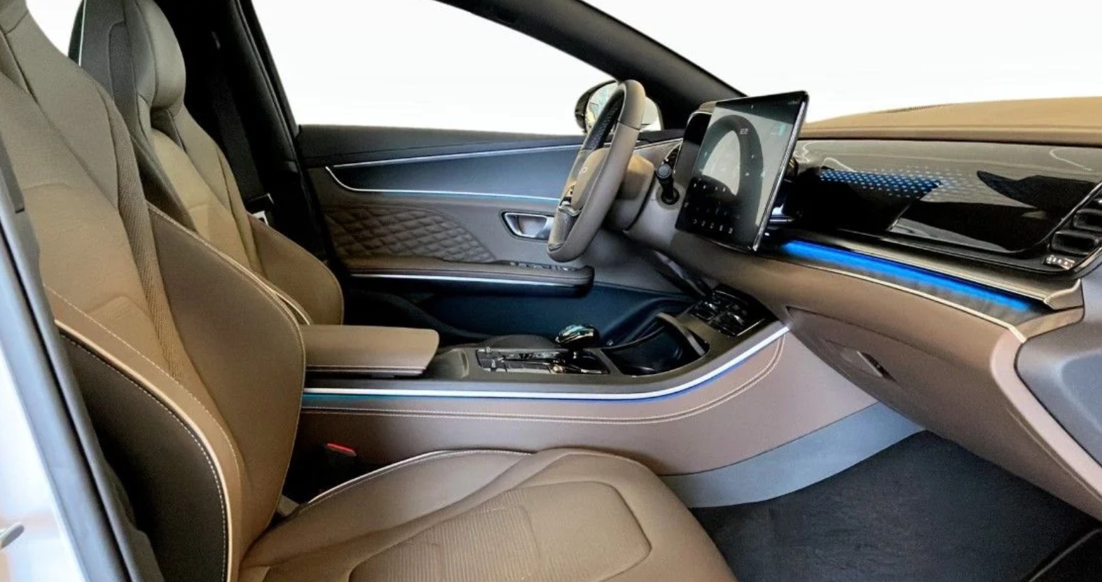 BYD HAN-showroom-element-3