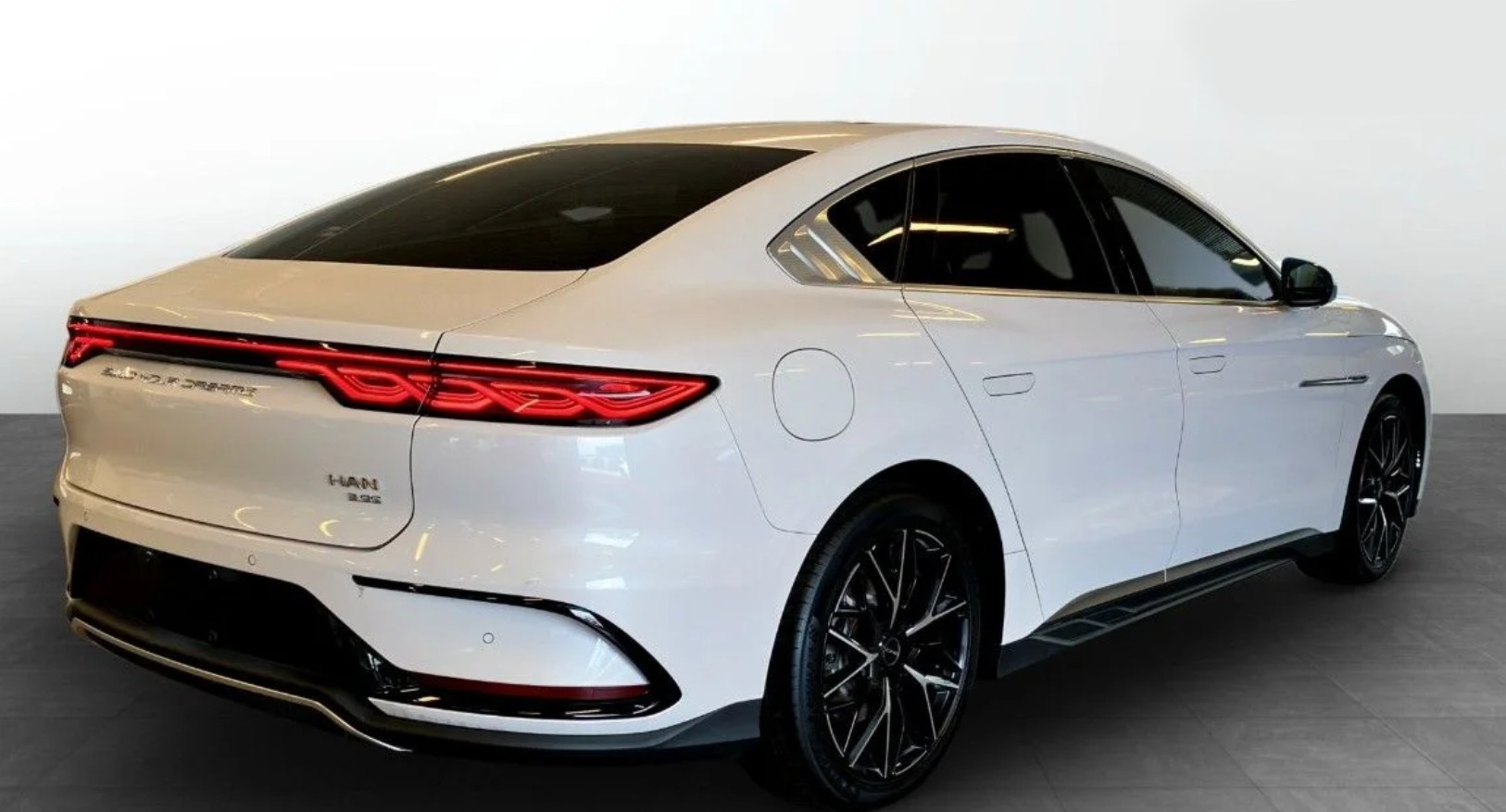 BYD HAN-showroom-element-1