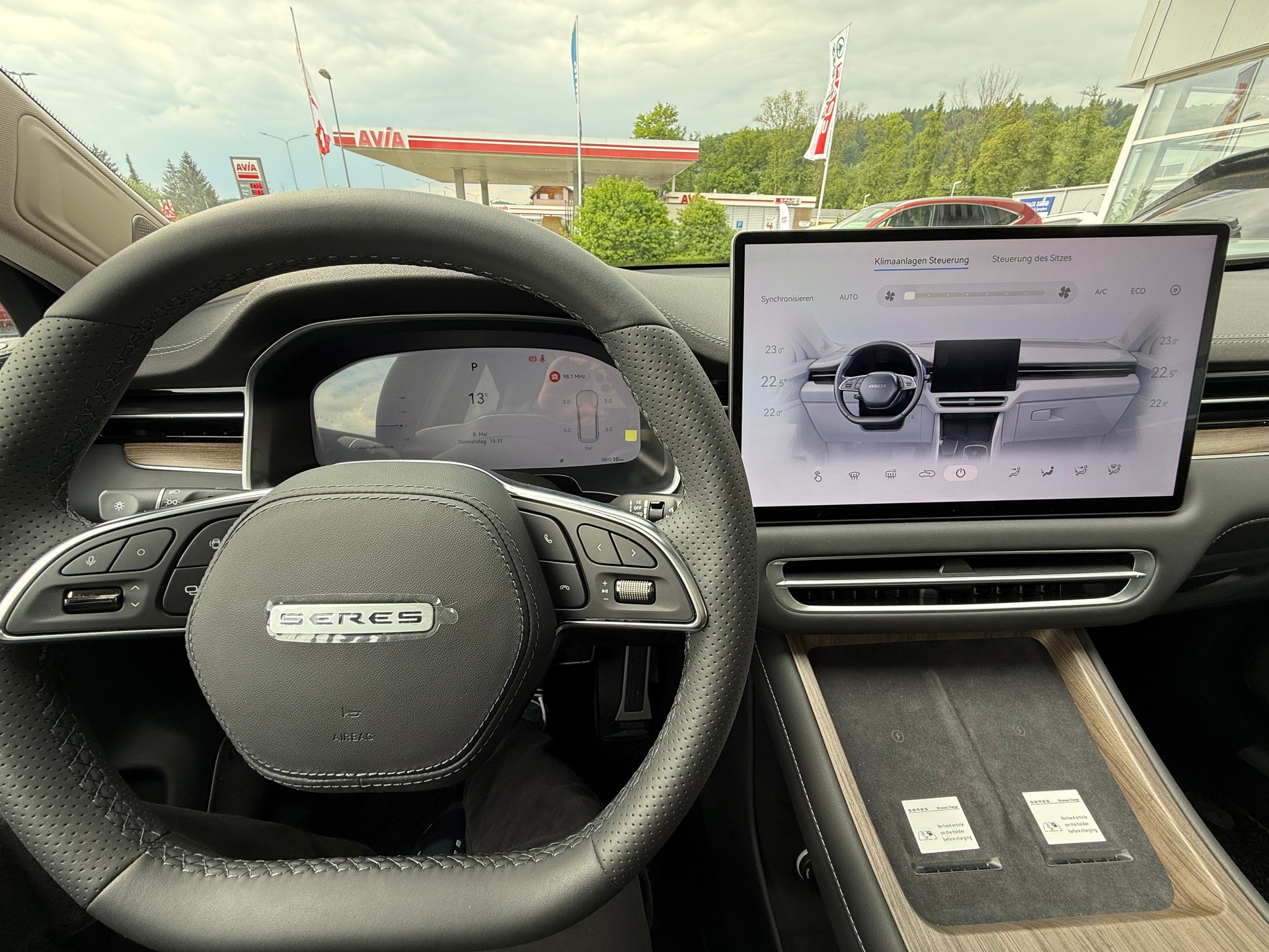 SERES 5 AWD Garage Zöllig - Finanzierung OHNE Zins möglich-image-8