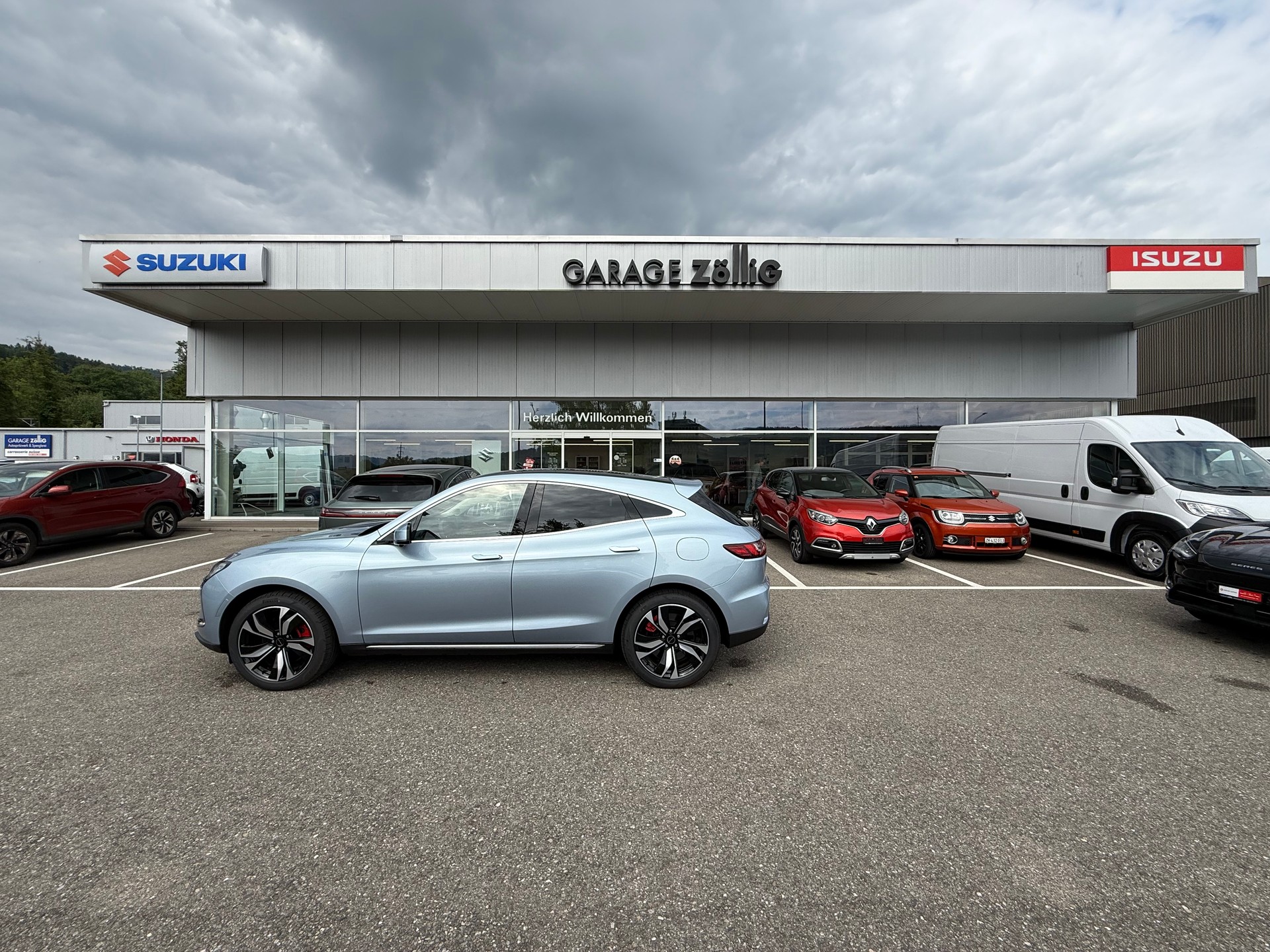 SERES 5 Garage Zöllig - Finanzierung OHNE Zins möglich-showroom-element-2