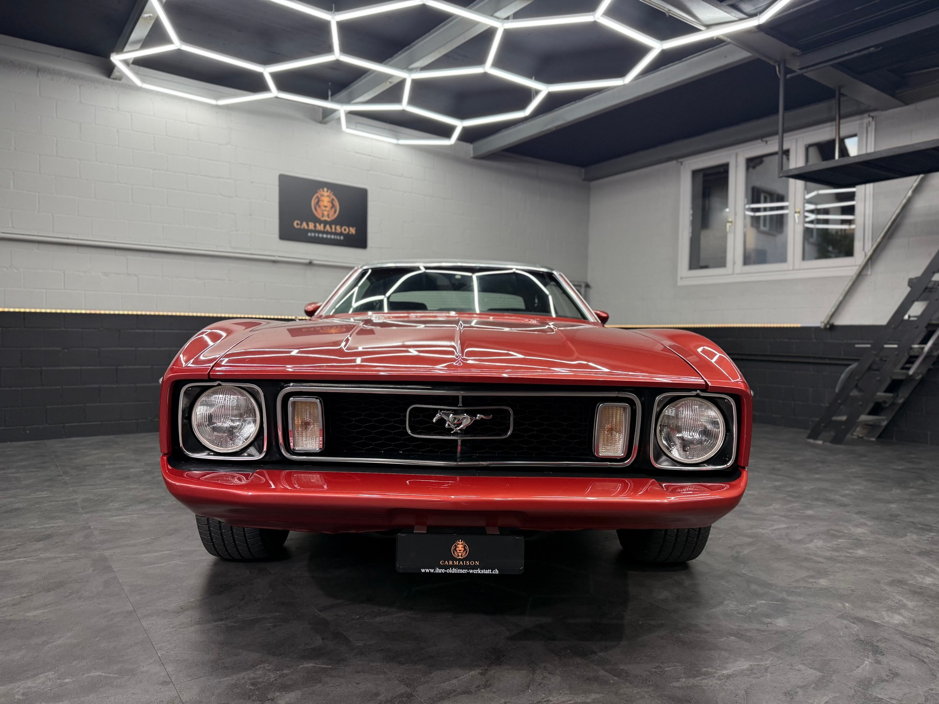 FORD Mustang 5.0 V8-showroom-element-1