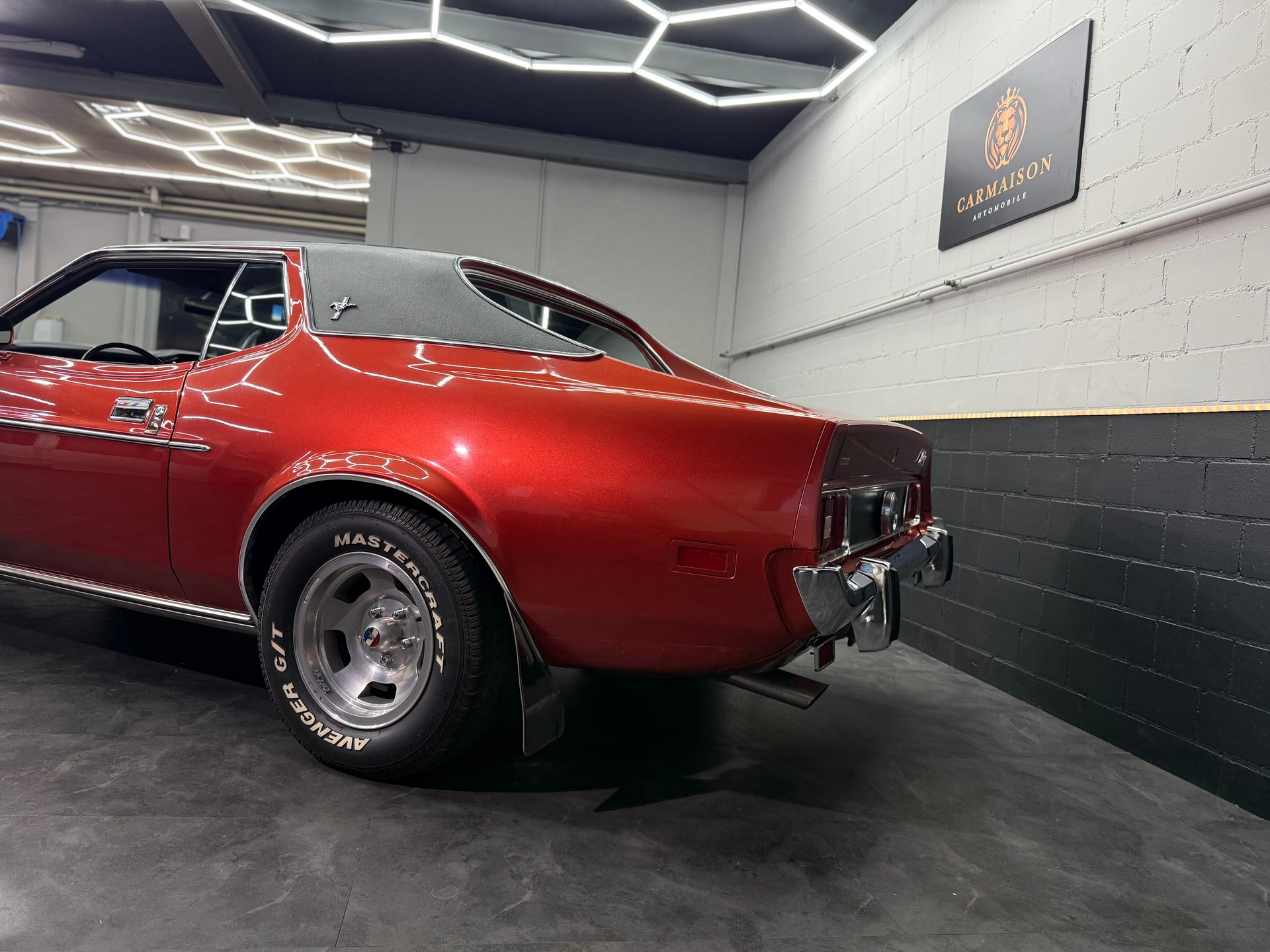 FORD Mustang 5.0 V8-showroom-element-3