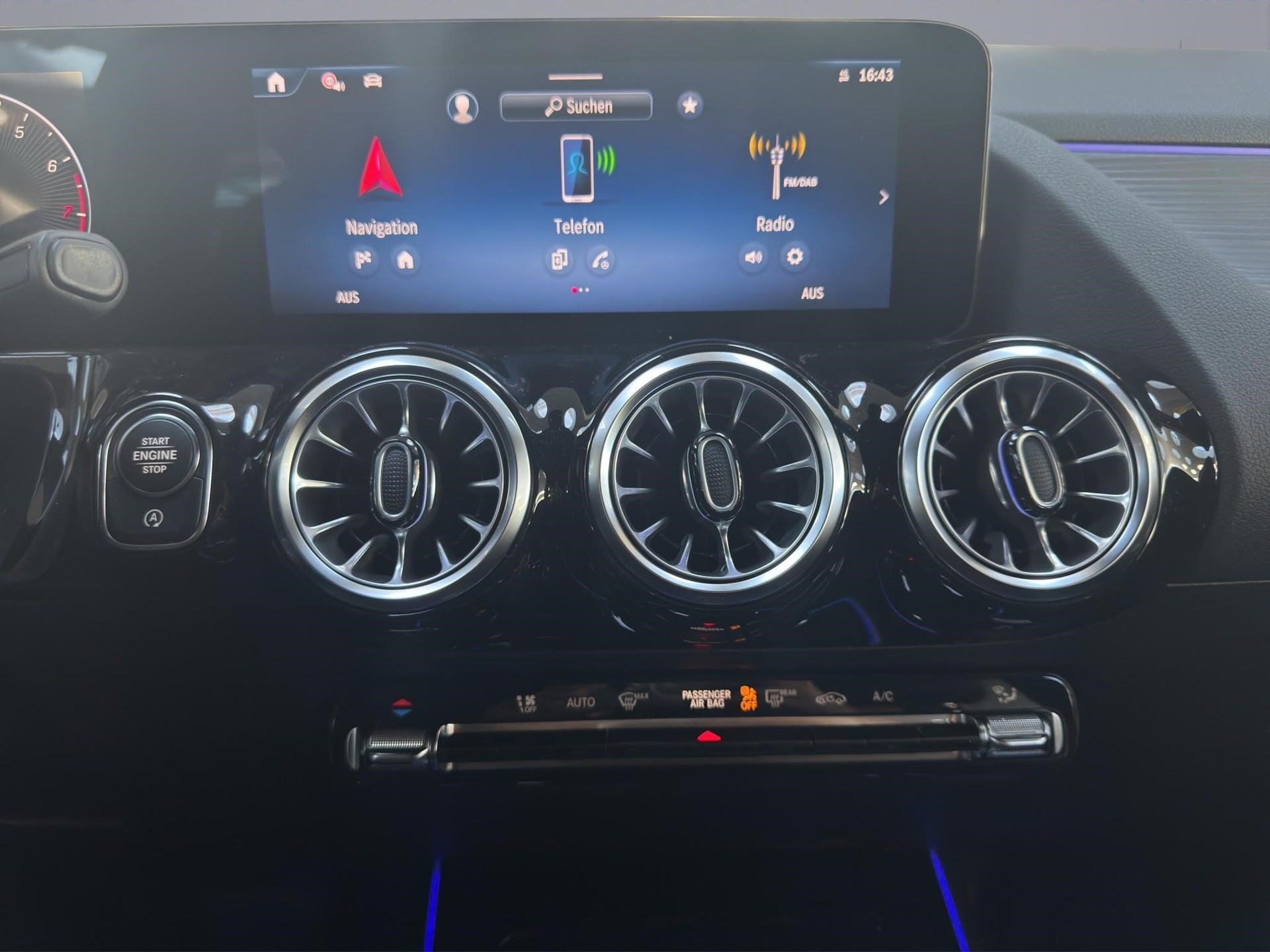MERCEDES-BENZ GLA 200 Night Star-image-14