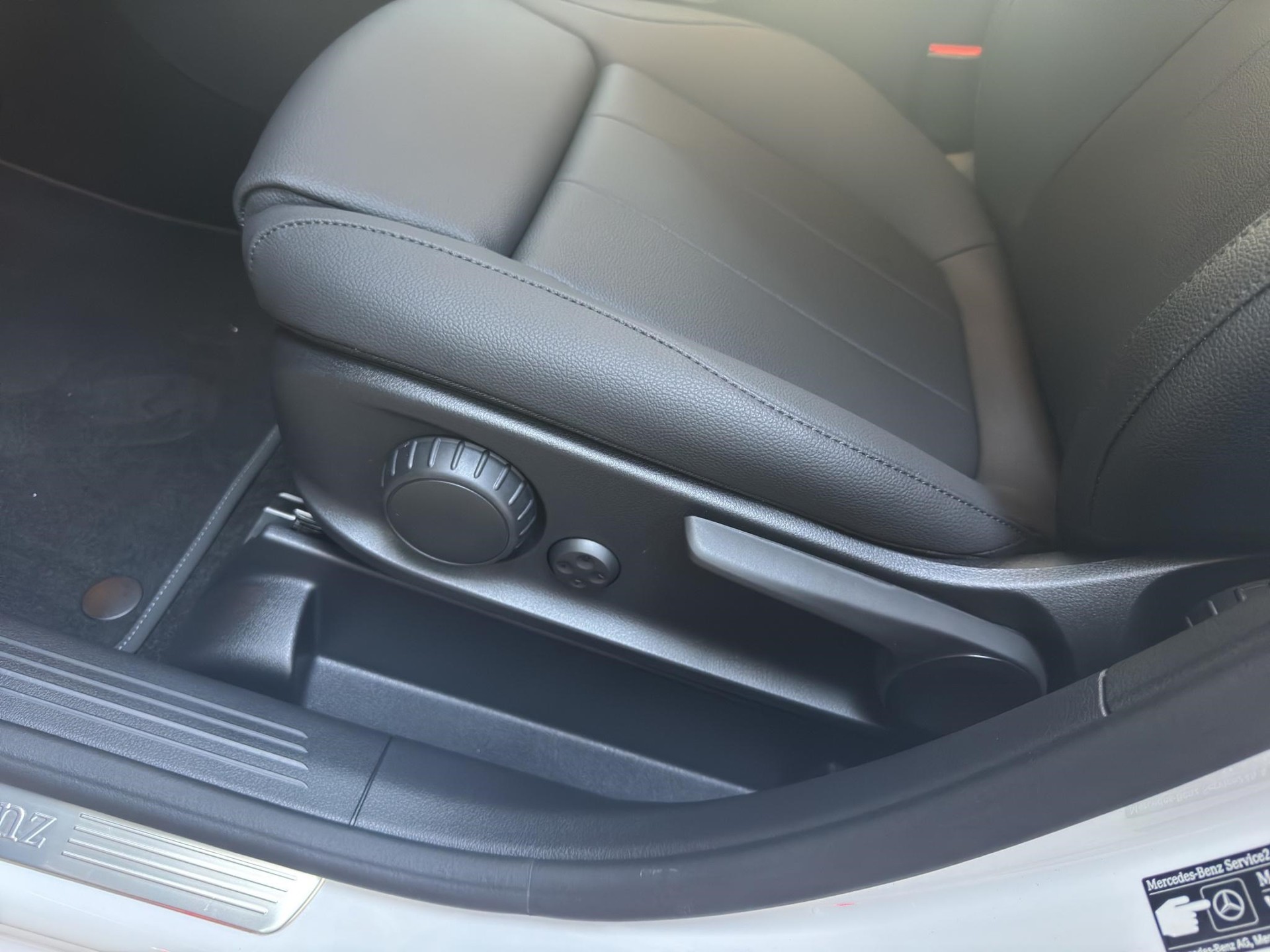 MERCEDES-BENZ GLA 200 Night Star-image-18