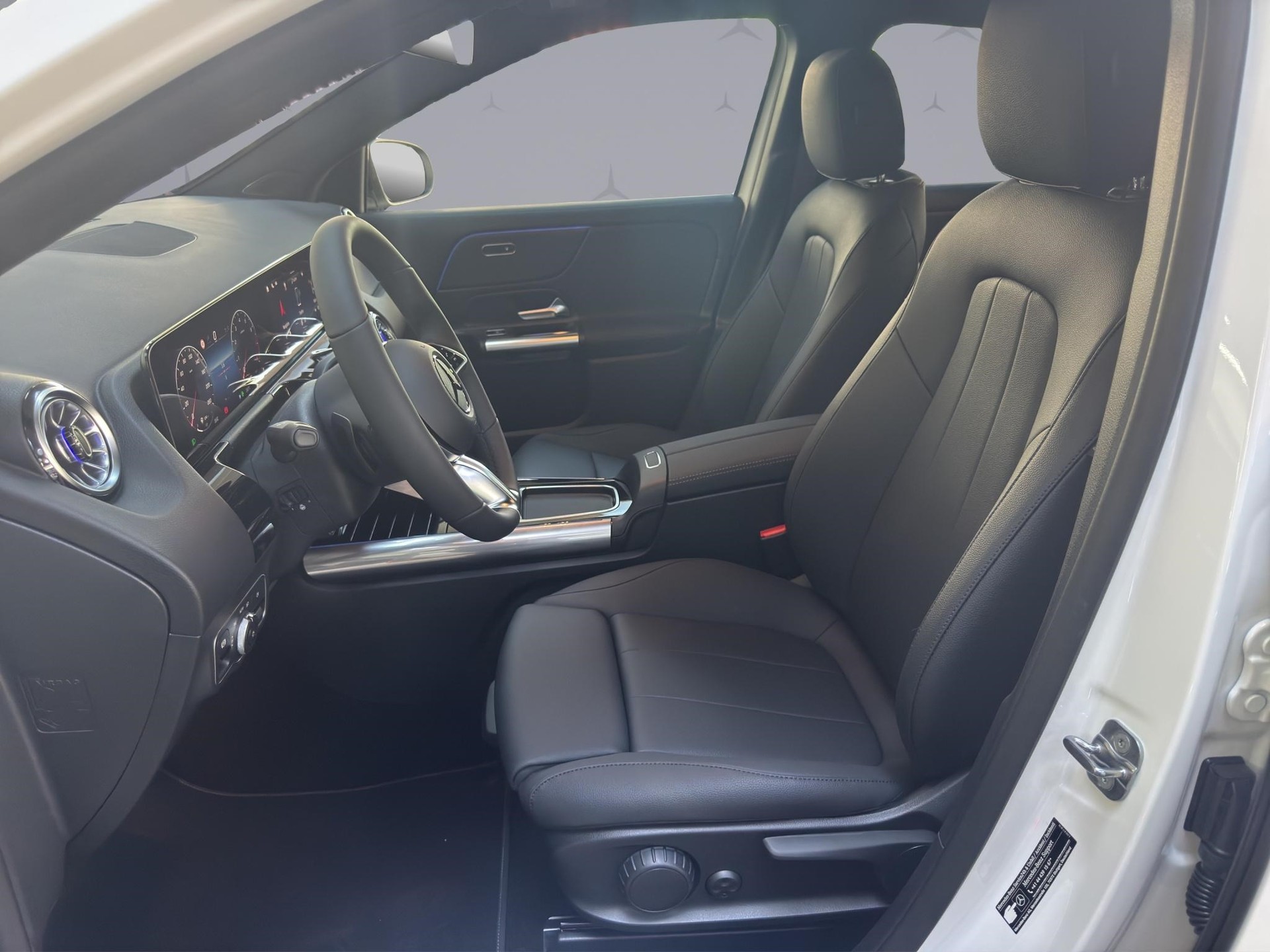 MERCEDES-BENZ GLA 200 Night Star-image-8