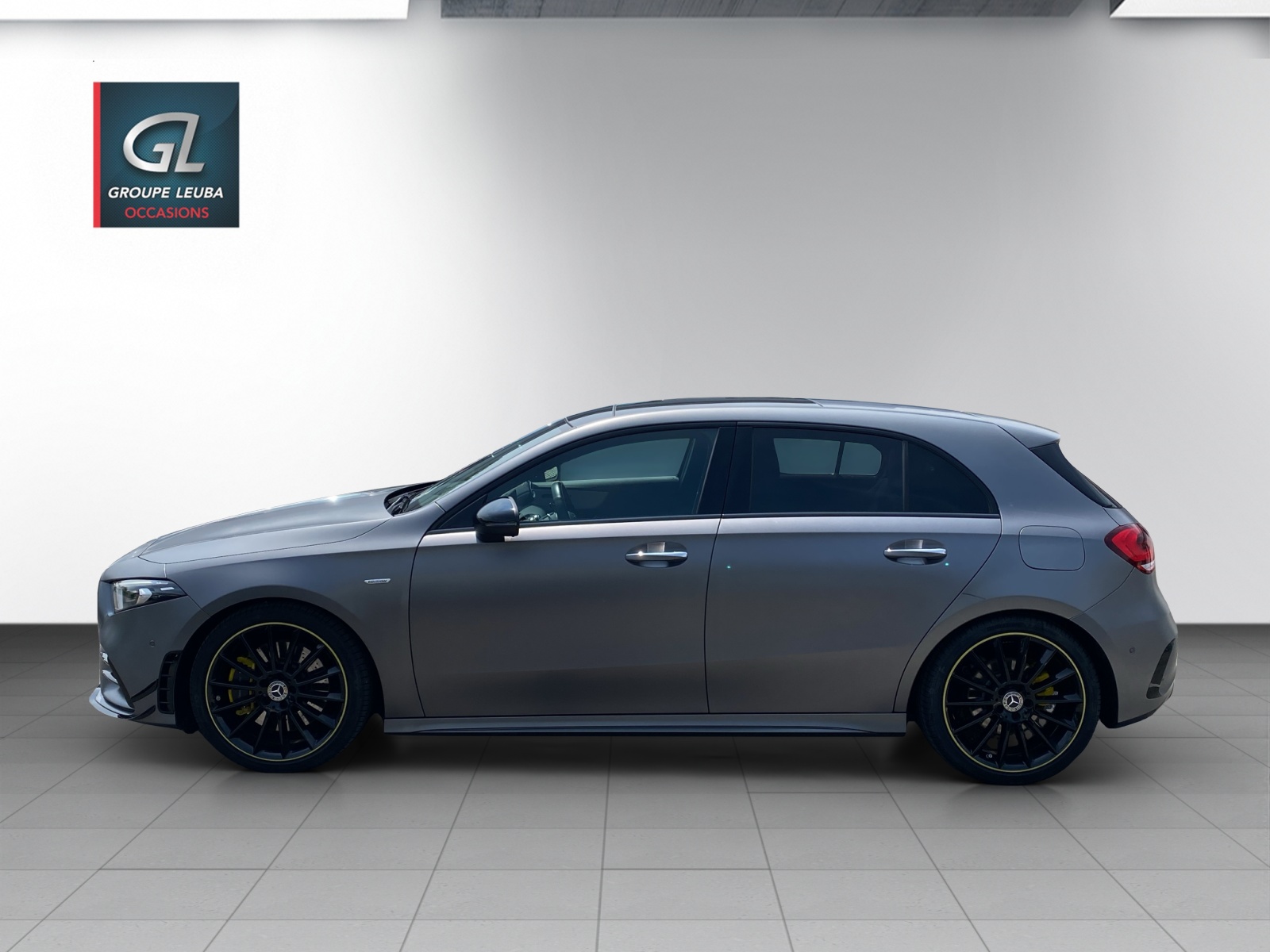 MERCEDES-BENZ A 250 AMG Line-showroom-element-2