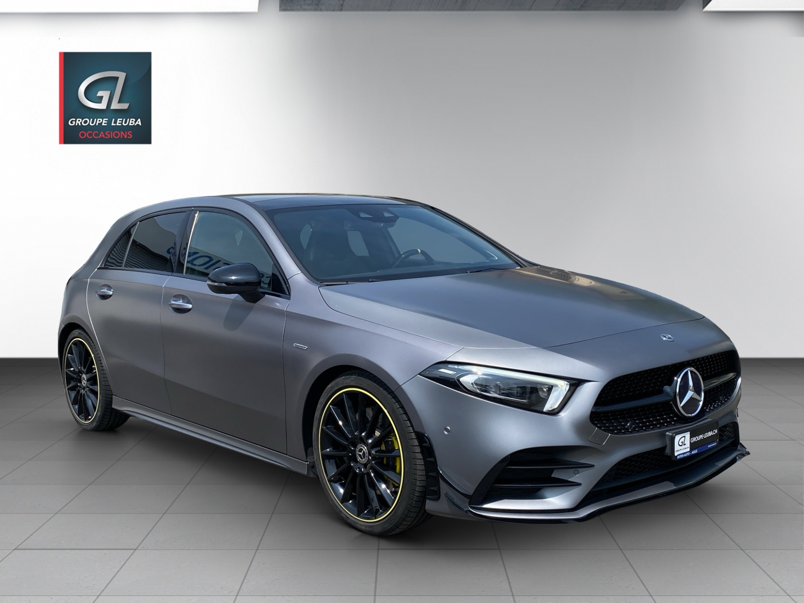 MERCEDES-BENZ A 250 AMG Line
