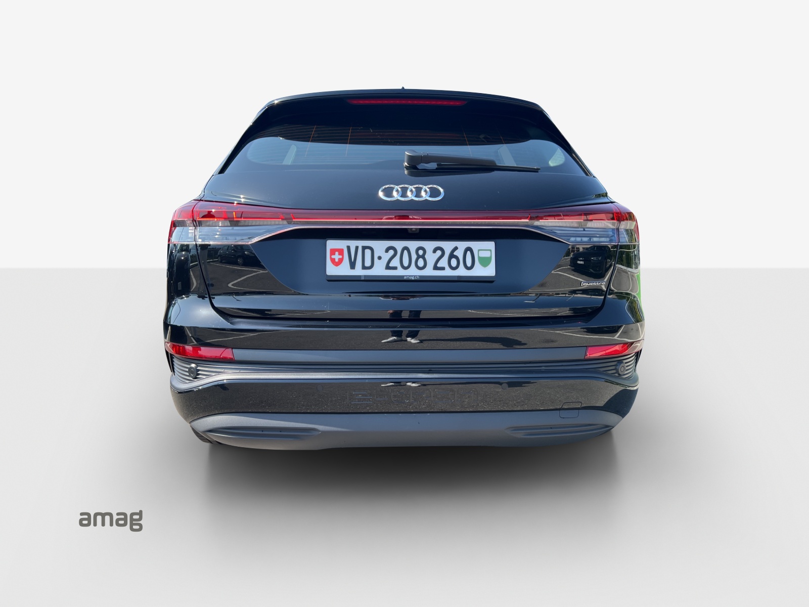 AUDI Q4 e-tron 45 Attraction quattro-showroom-element-3