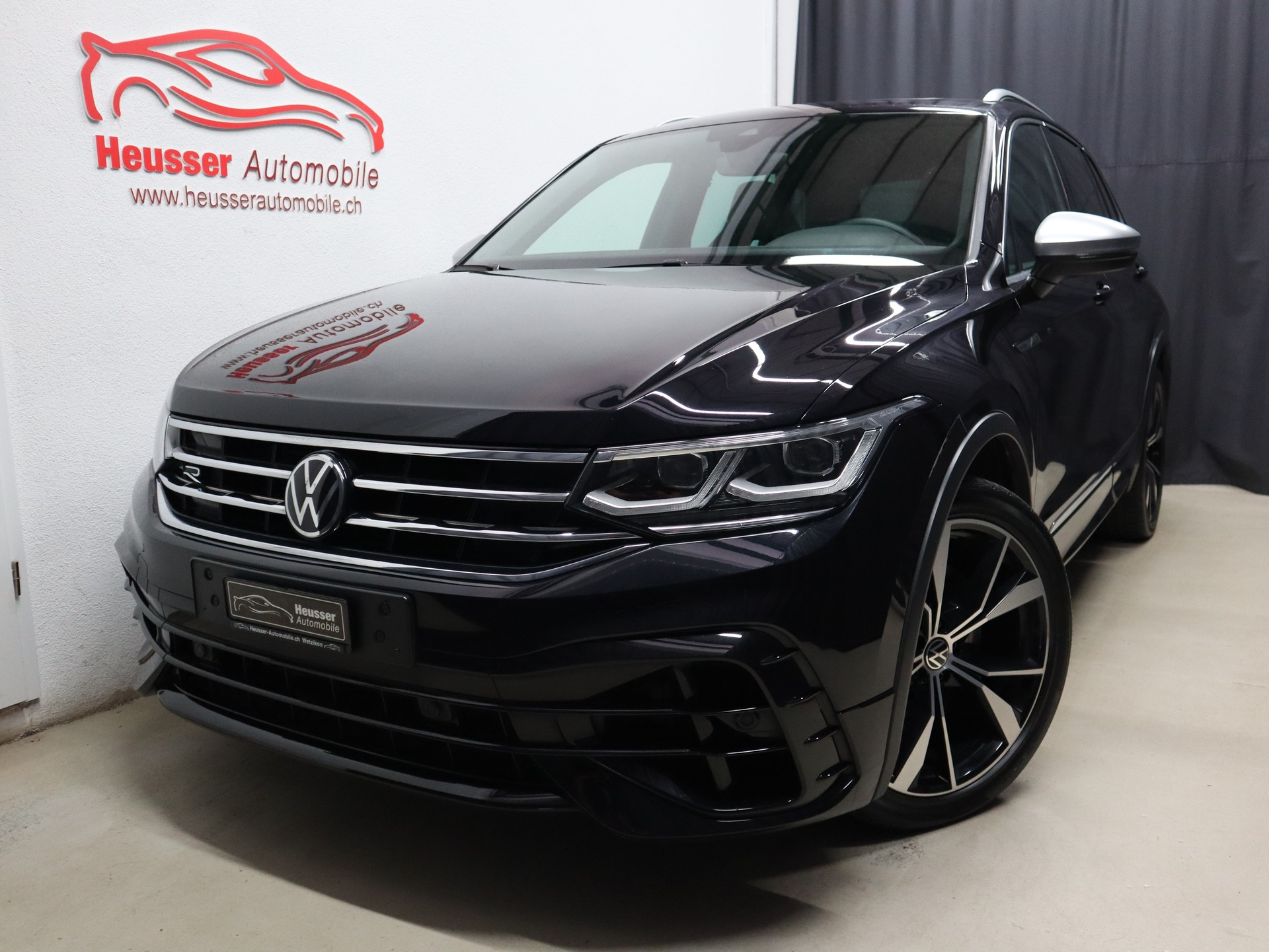 VW Tiguan 2.0TSI R 4Motion DSG - Panorama - Sportsitze - Keyless - Harman/Kardon - Kamera - 320 PS