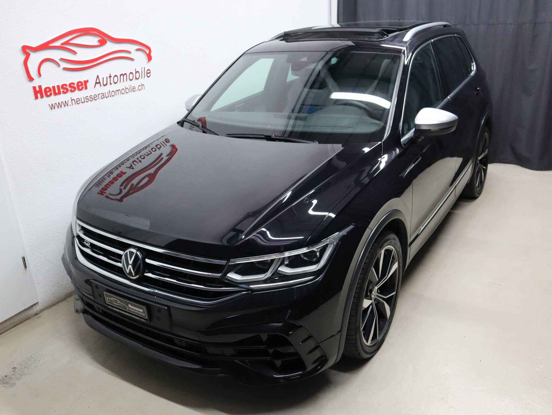 VW Tiguan 2.0TSI R 4Motion DSG - Panorama - Sportsitze - Keyless - Harman/Kardon - Kamera - 320 PS-showroom-element-2