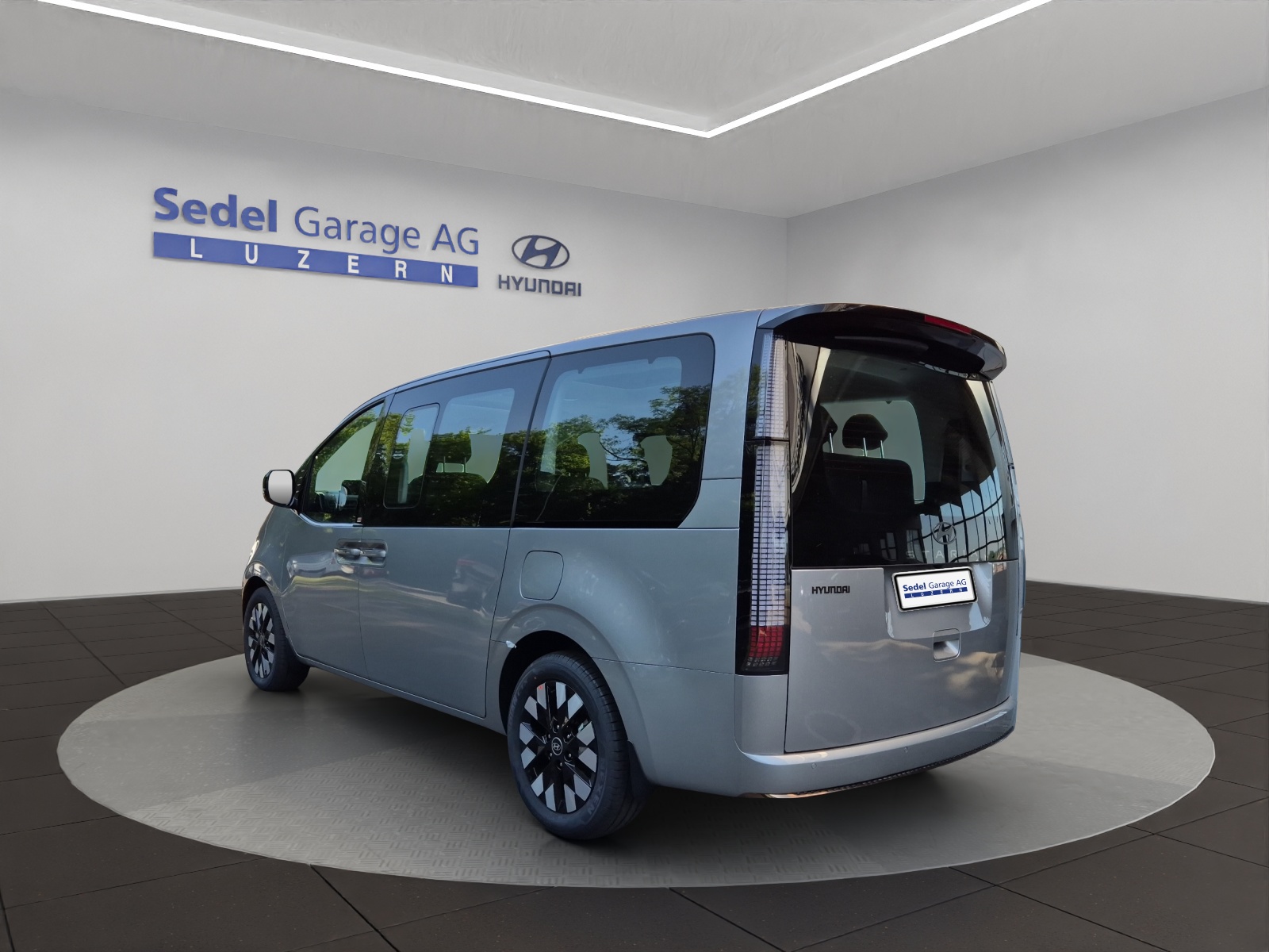 HYUNDAI Staria Premium 1.6 GDi HEV Vertex-showroom-element-3