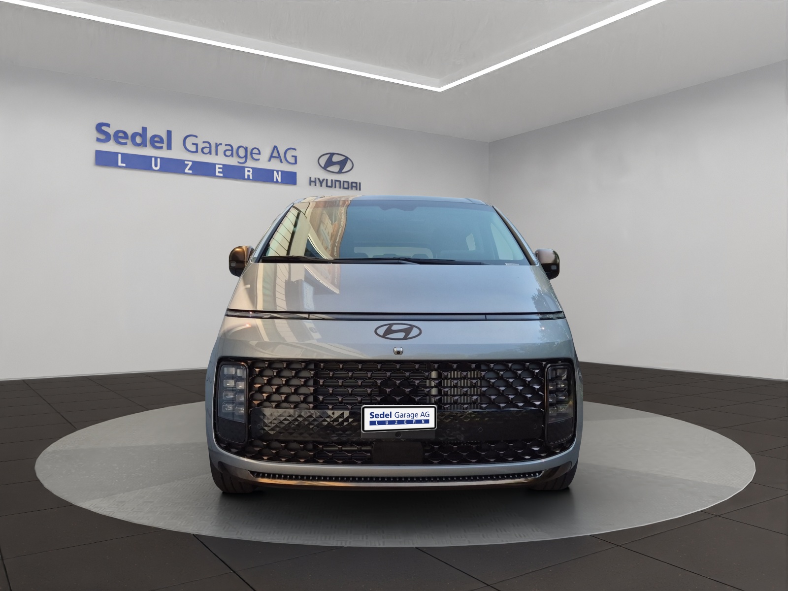 HYUNDAI Staria Premium 1.6 GDi HEV Vertex-showroom-element-1