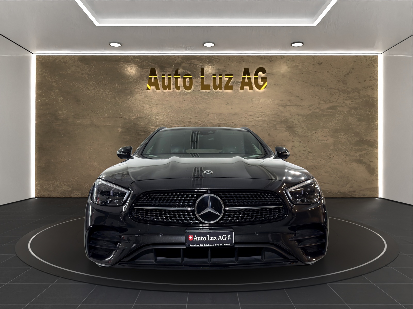 MERCEDES-BENZ E 300 e T AMG Line 9G-Tronic-showroom-element-1