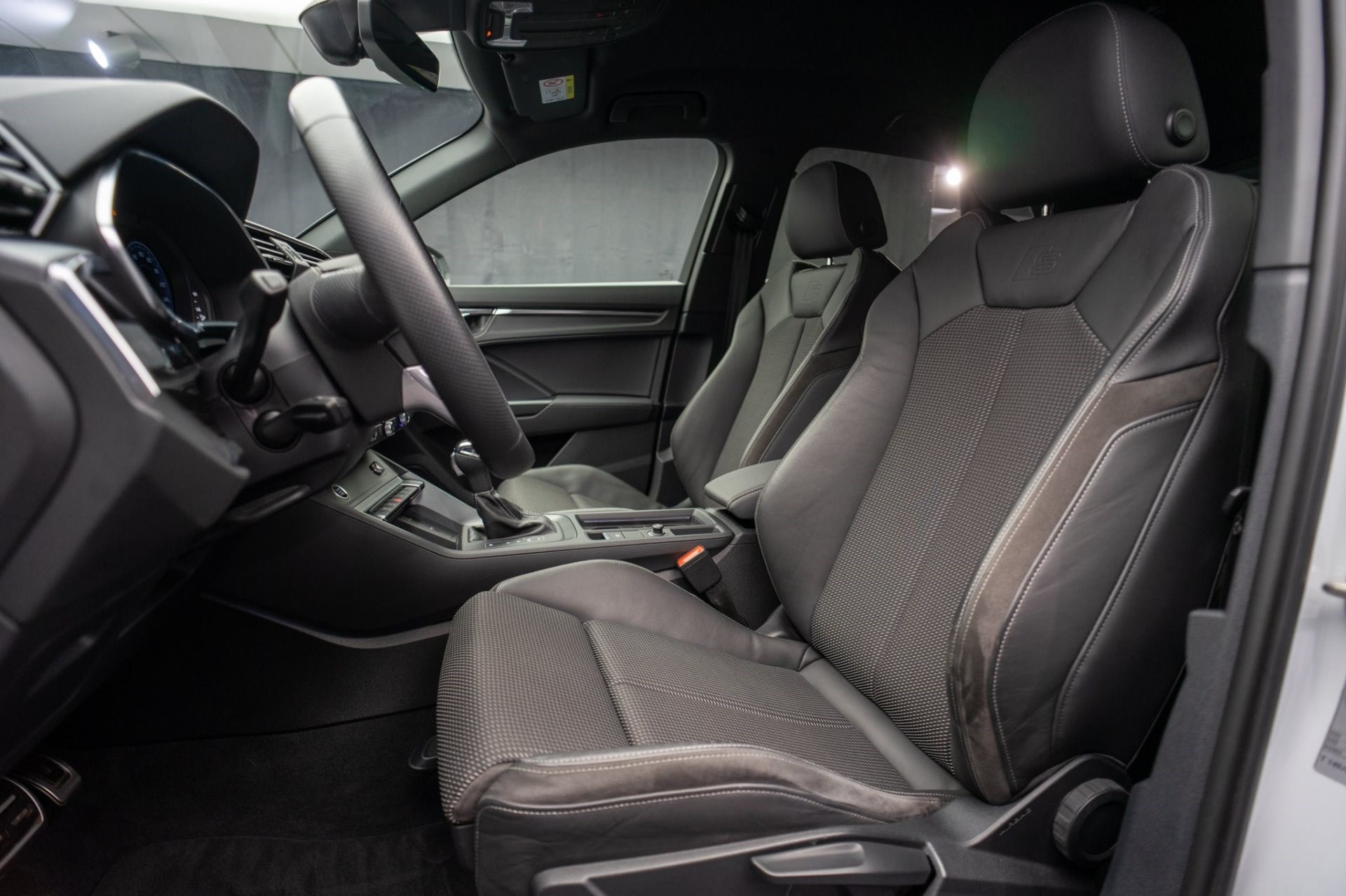 AUDI Q3 Sportback 45 TFSI quattro S line *B&O Soundsystem* *LED* *Keyless* *Totwinkel*-image-18