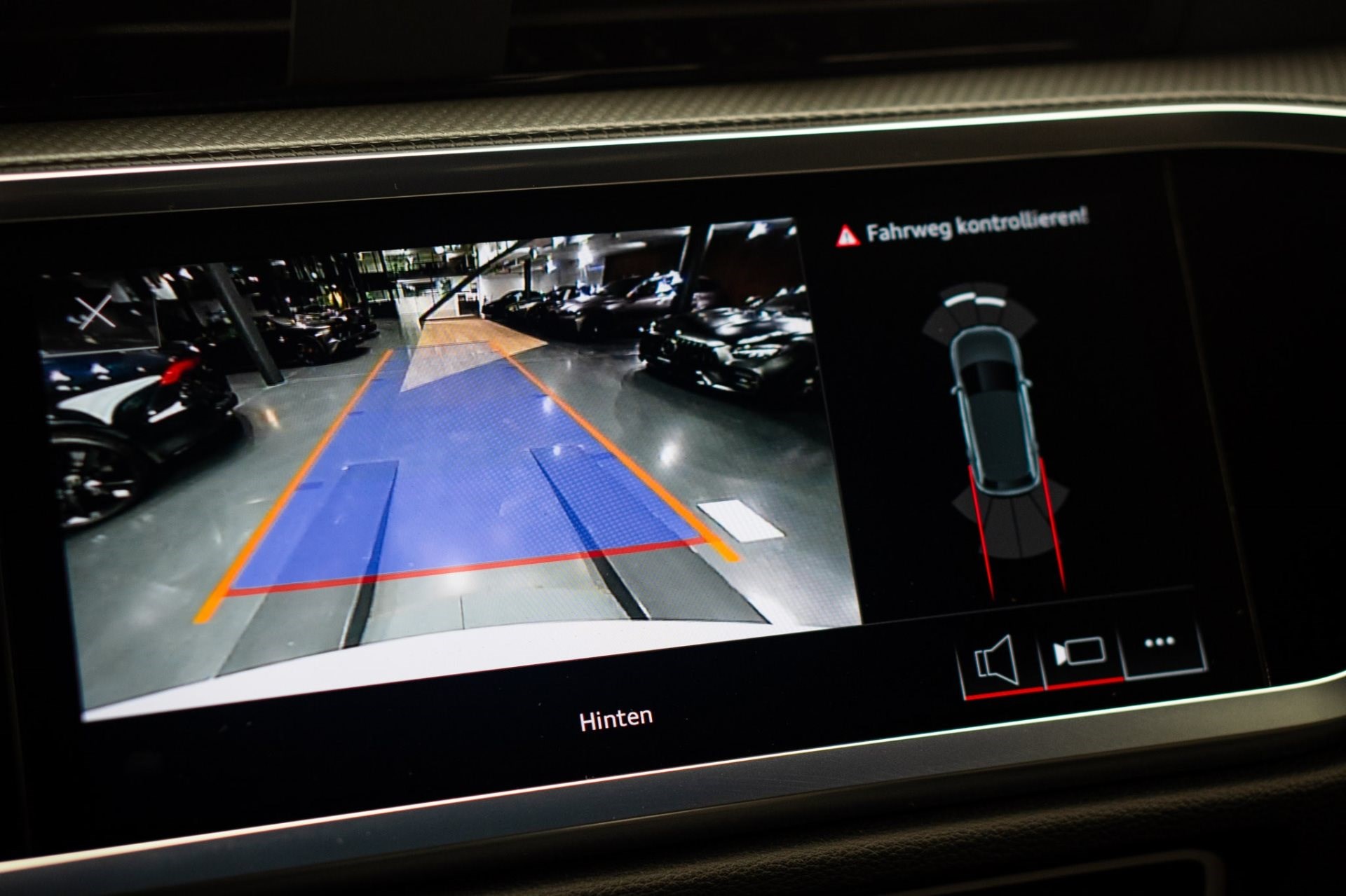 AUDI Q3 Sportback 45 TFSI quattro S line *B&O Soundsystem* *LED* *Keyless* *Totwinkel*-image-21