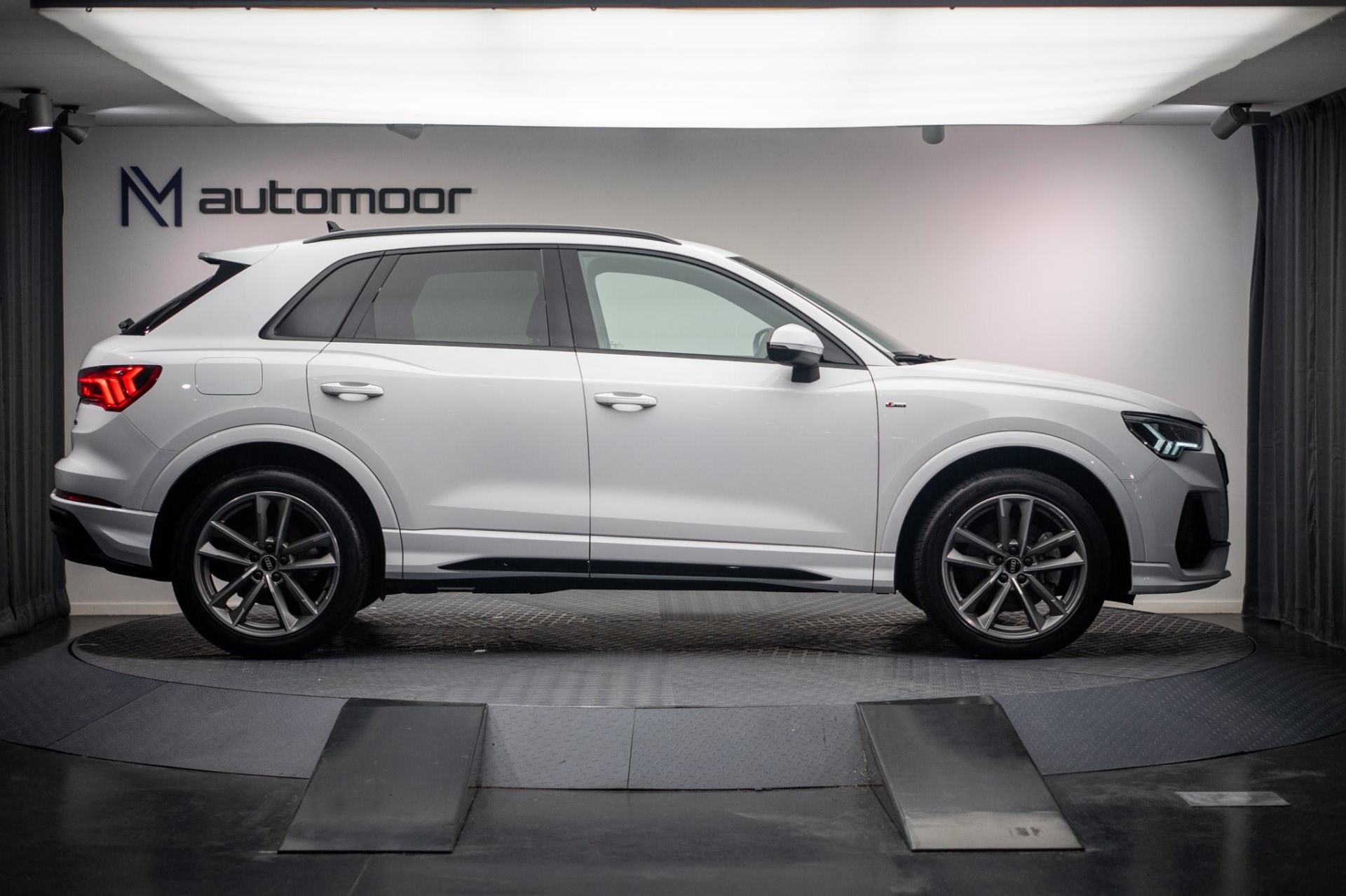 AUDI Q3 Sportback 45 TFSI quattro S line *B&O Soundsystem* *LED* *Keyless* *Totwinkel*-image-4