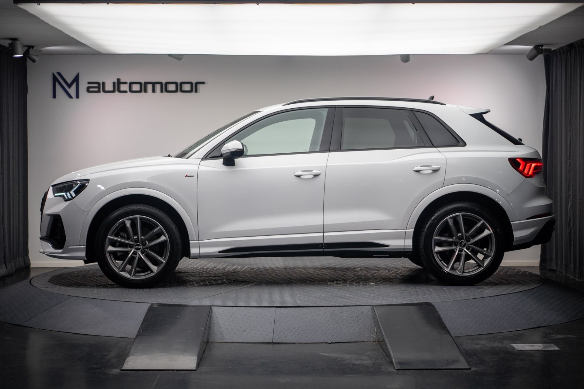 AUDI Q3 Sportback 45 TFSI quattro S line *B&O Soundsystem* *LED* *Keyless* *Totwinkel*-image-8
