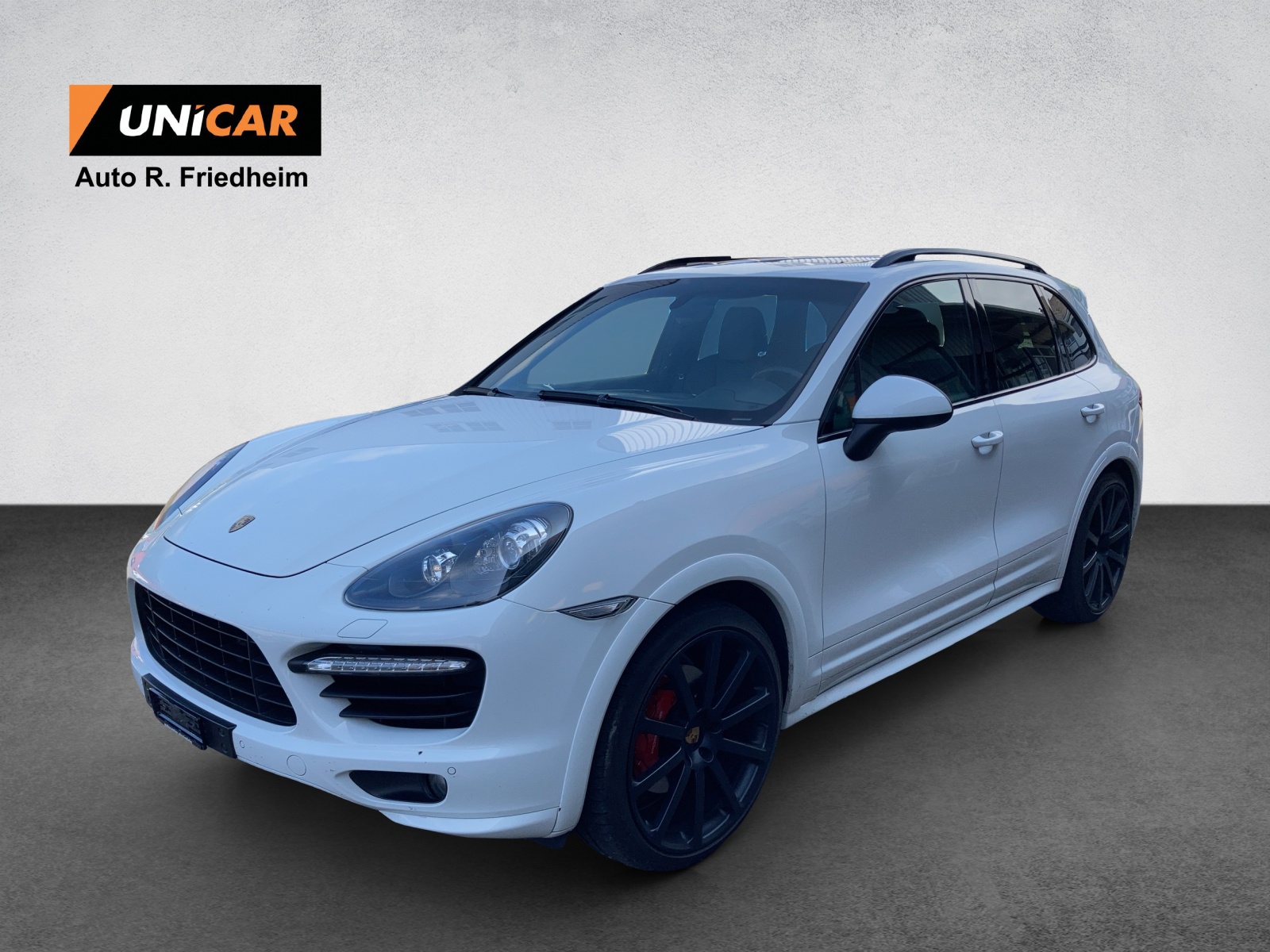 PORSCHE Cayenne GTS-showroom-element-2
